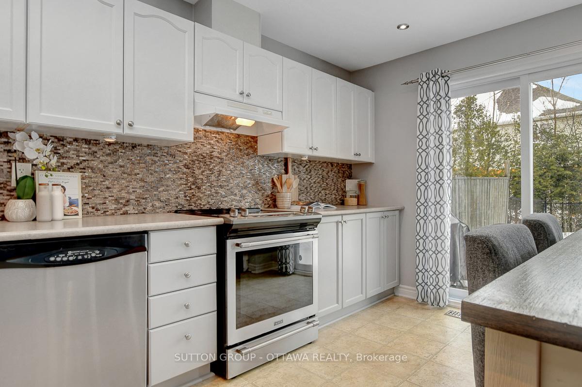 Photo 11 of 4225 Kelly Farm Drive, Ottawa, Blossom Park/Kemp Park/Findlay Creek — HOMEH