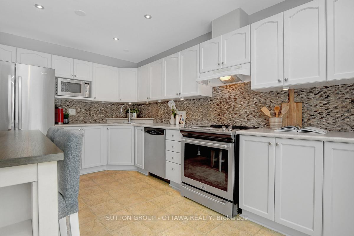 Photo 14 of 4225 Kelly Farm Drive, Ottawa, Blossom Park/Kemp Park/Findlay Creek — HOMEH