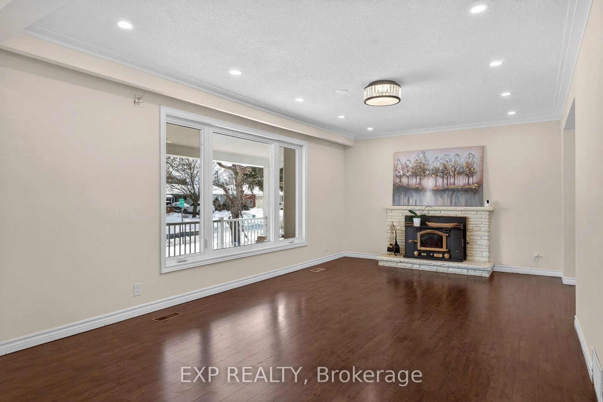 Photo 5 of 2 Gladiator Road, Markham, Bullock — HOMEH