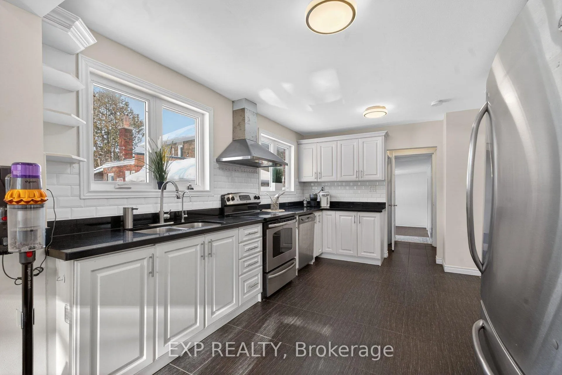 Photo 13 of 2 Gladiator Road, Markham, Bullock — HOMEH