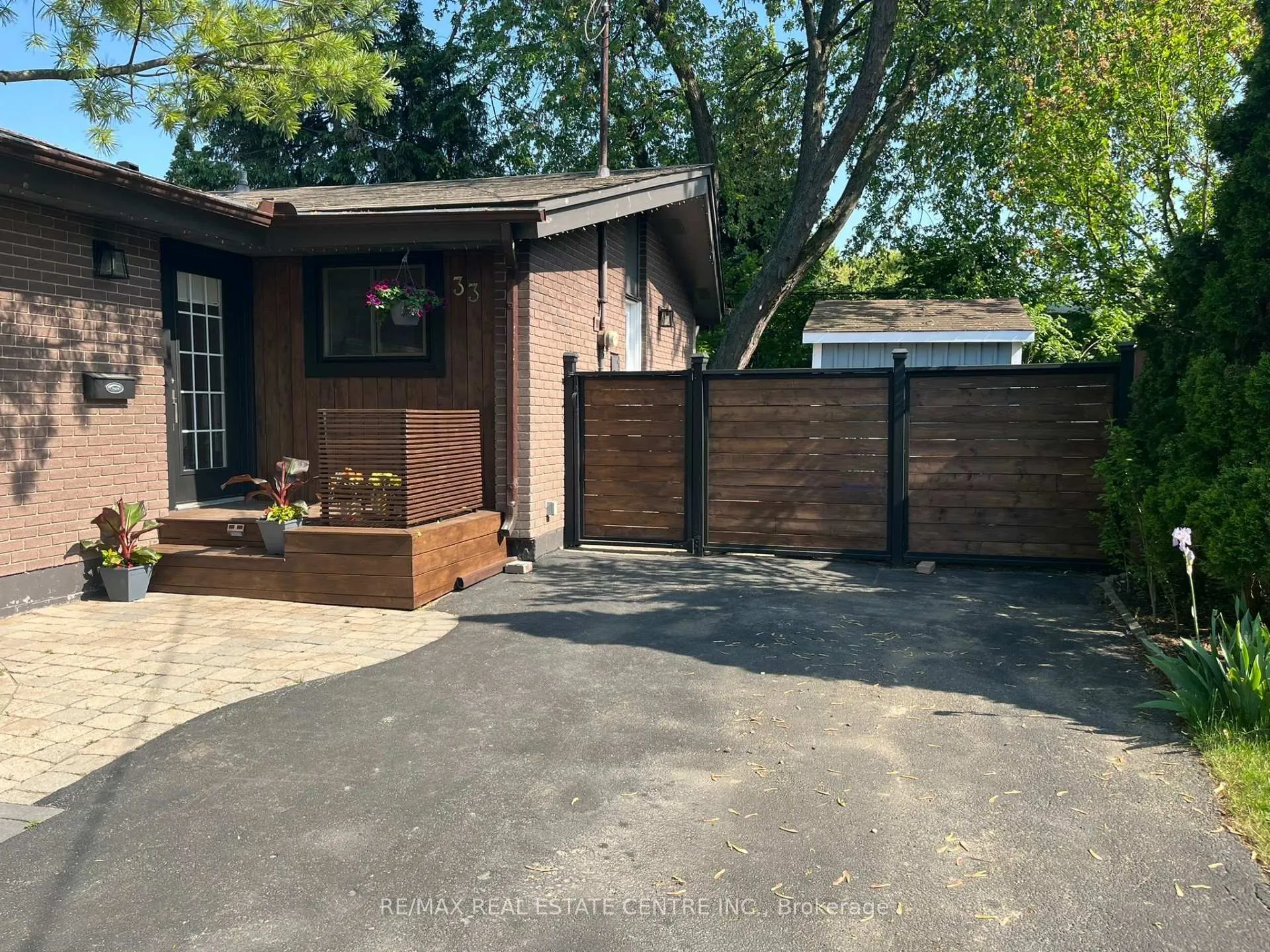 Photo 2 of Unit upper, 33 Westway Place, Kitchener, Pioneer Park — HOMEH