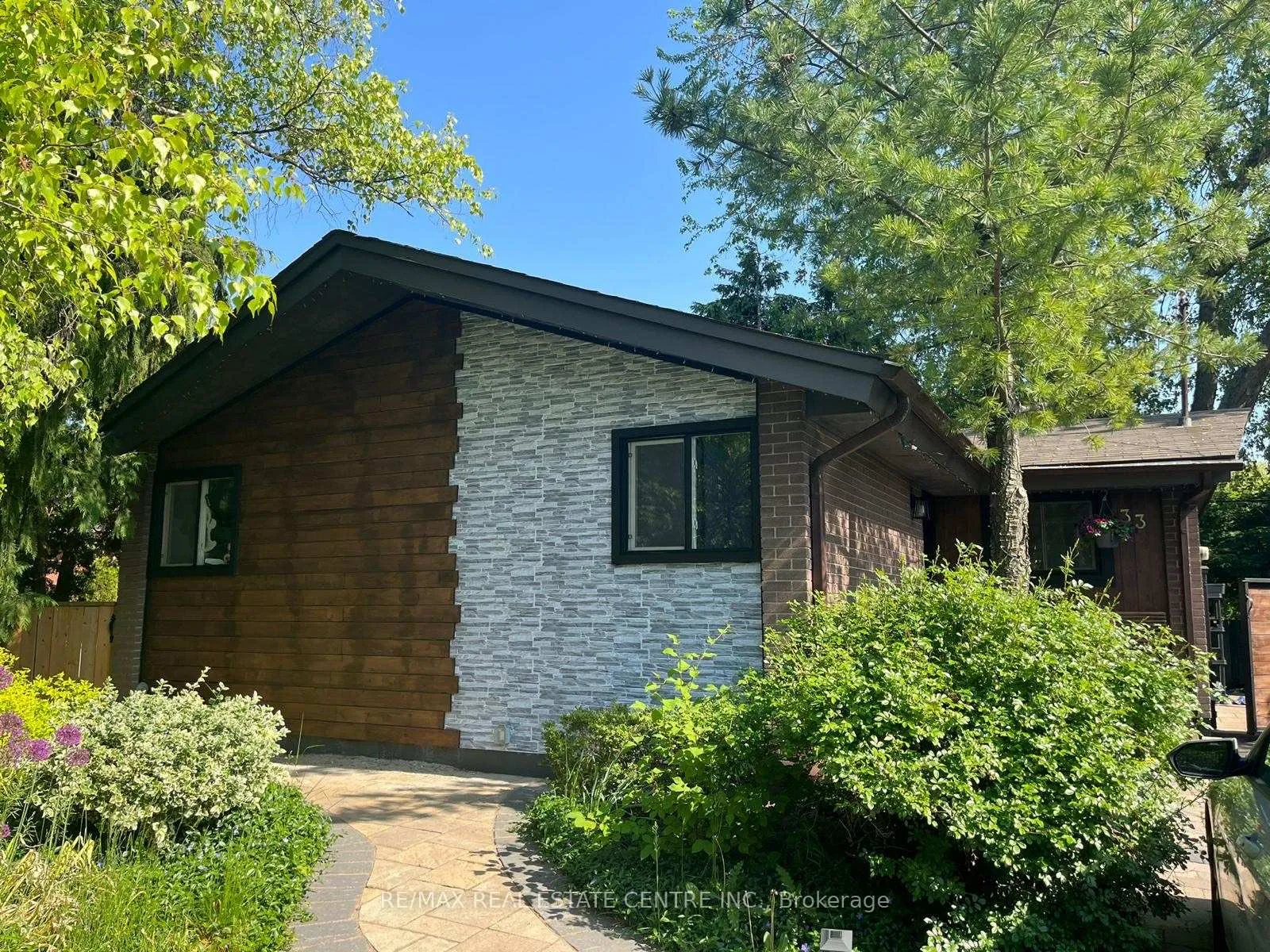 Photo 3 of Unit upper, 33 Westway Place, Kitchener, Pioneer Park — HOMEH