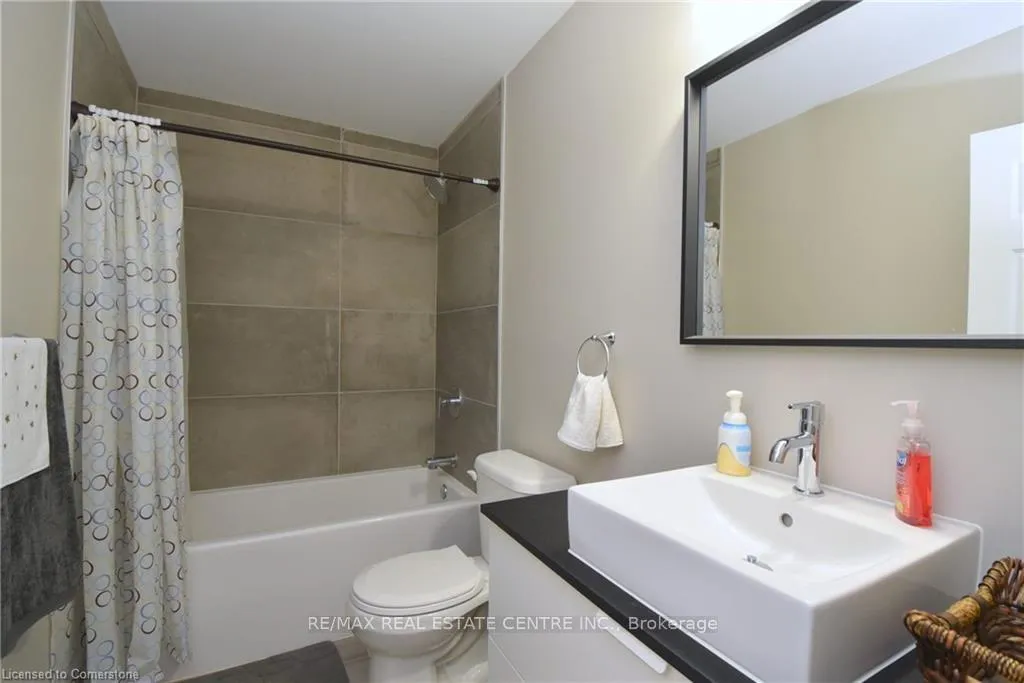 Photo 25 of Unit upper, 33 Westway Place, Kitchener, Pioneer Park — HOMEH