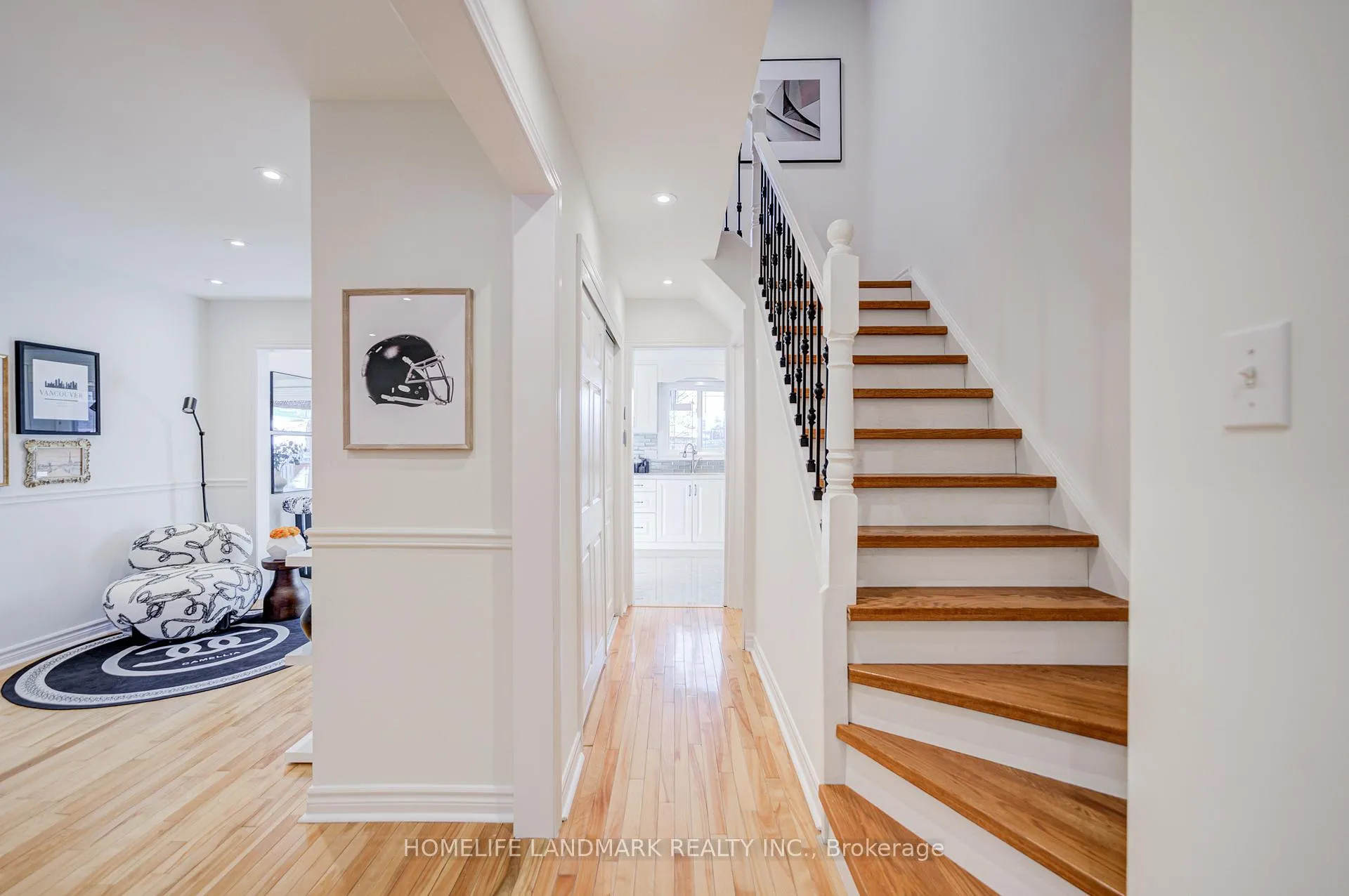 Photo 9 of 101 Upton Crescent, Markham, Milliken Mills West — HOMEH