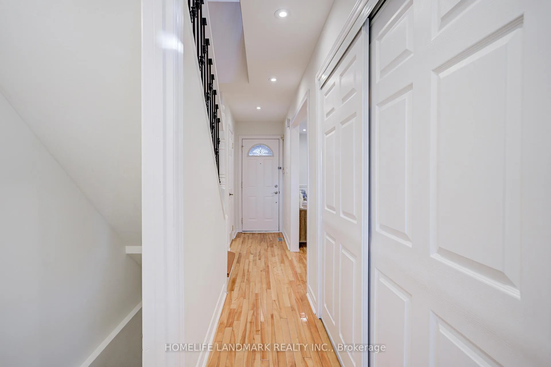 Photo 12 of 101 Upton Crescent, Markham, Milliken Mills West — HOMEH