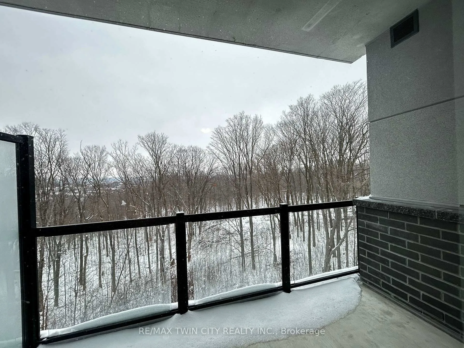 Photo 4 of Unit 421, 1100 Lackner Place, Kitchener — HOMEH