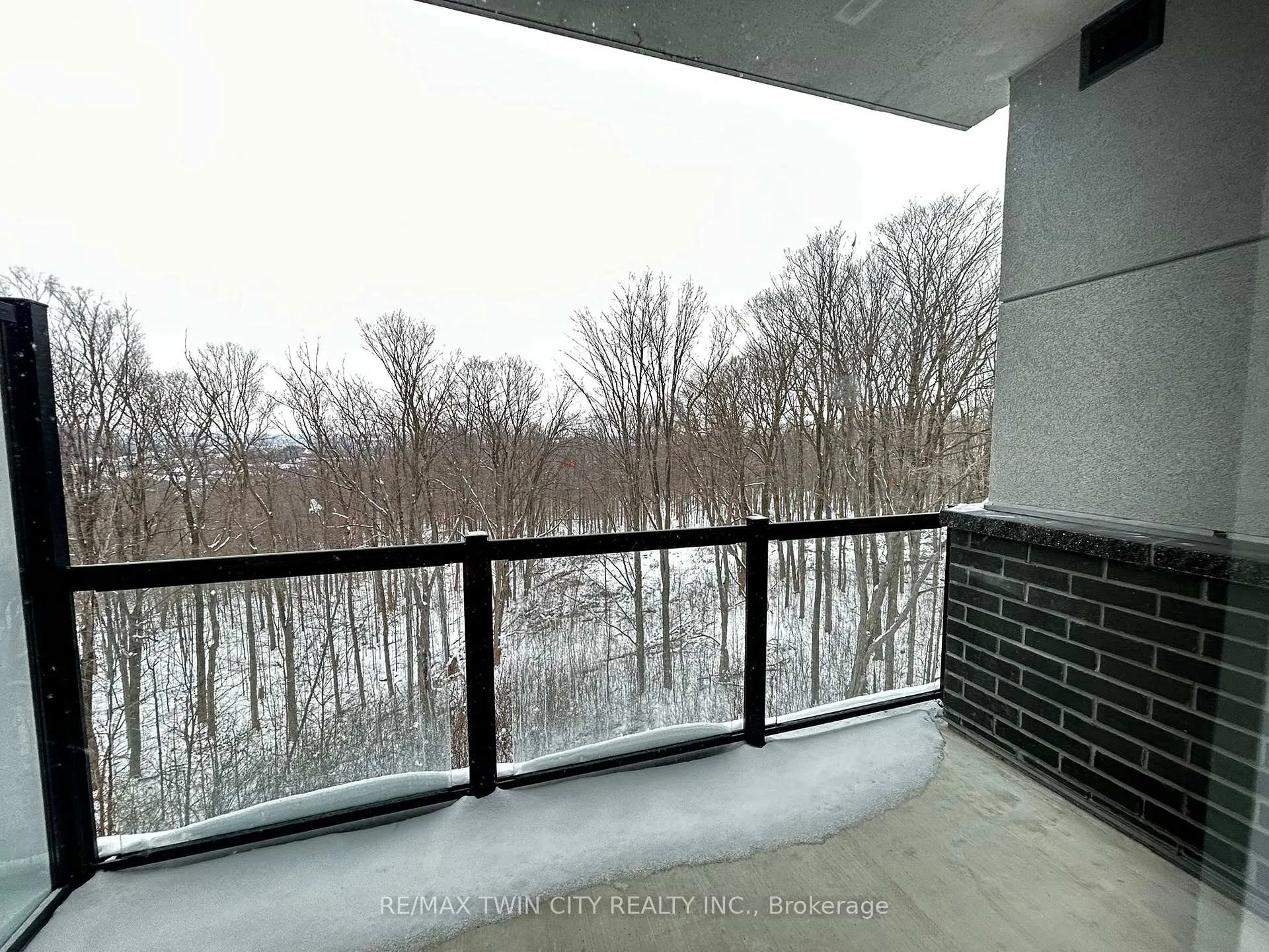 Photo 5 of Unit 421, 1100 Lackner Place, Kitchener — HOMEH