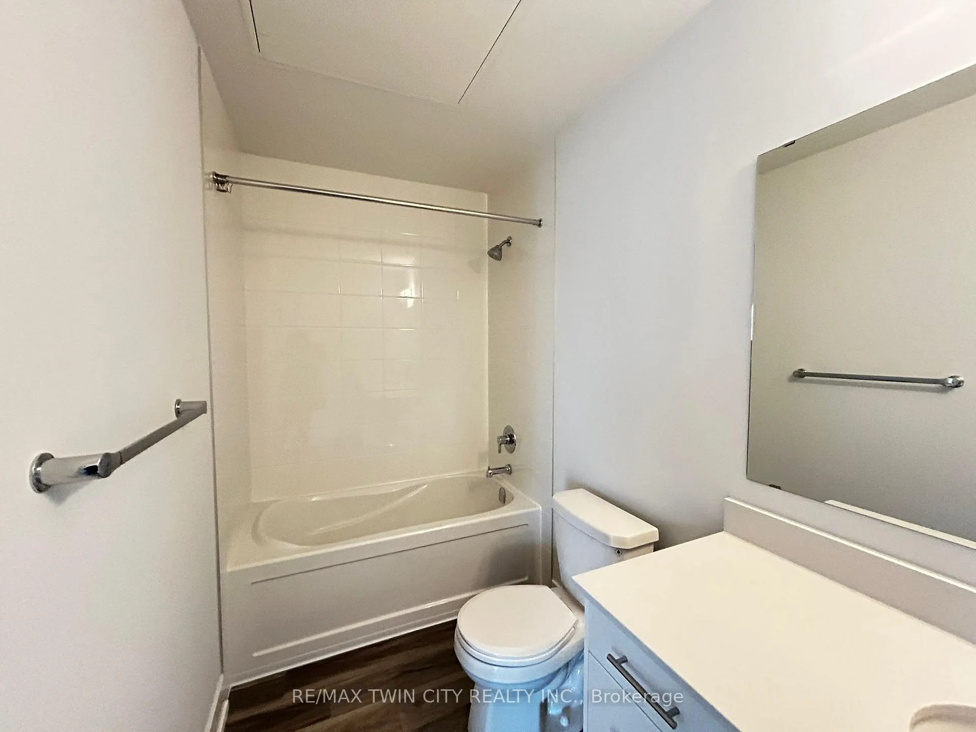 Photo 10 of Unit 421, 1100 Lackner Place, Kitchener — HOMEH