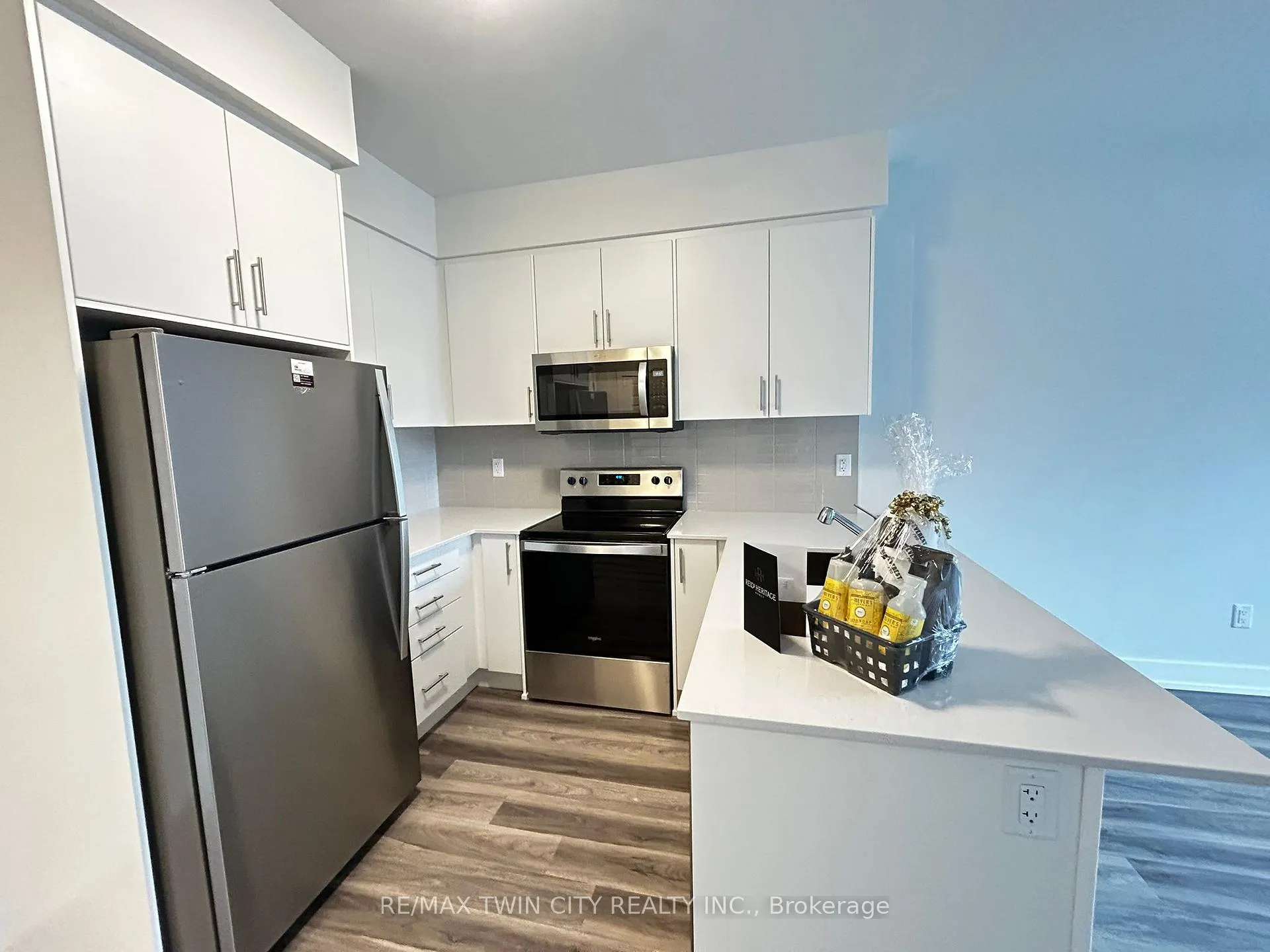 Photo 15 of Unit 421, 1100 Lackner Place, Kitchener — HOMEH