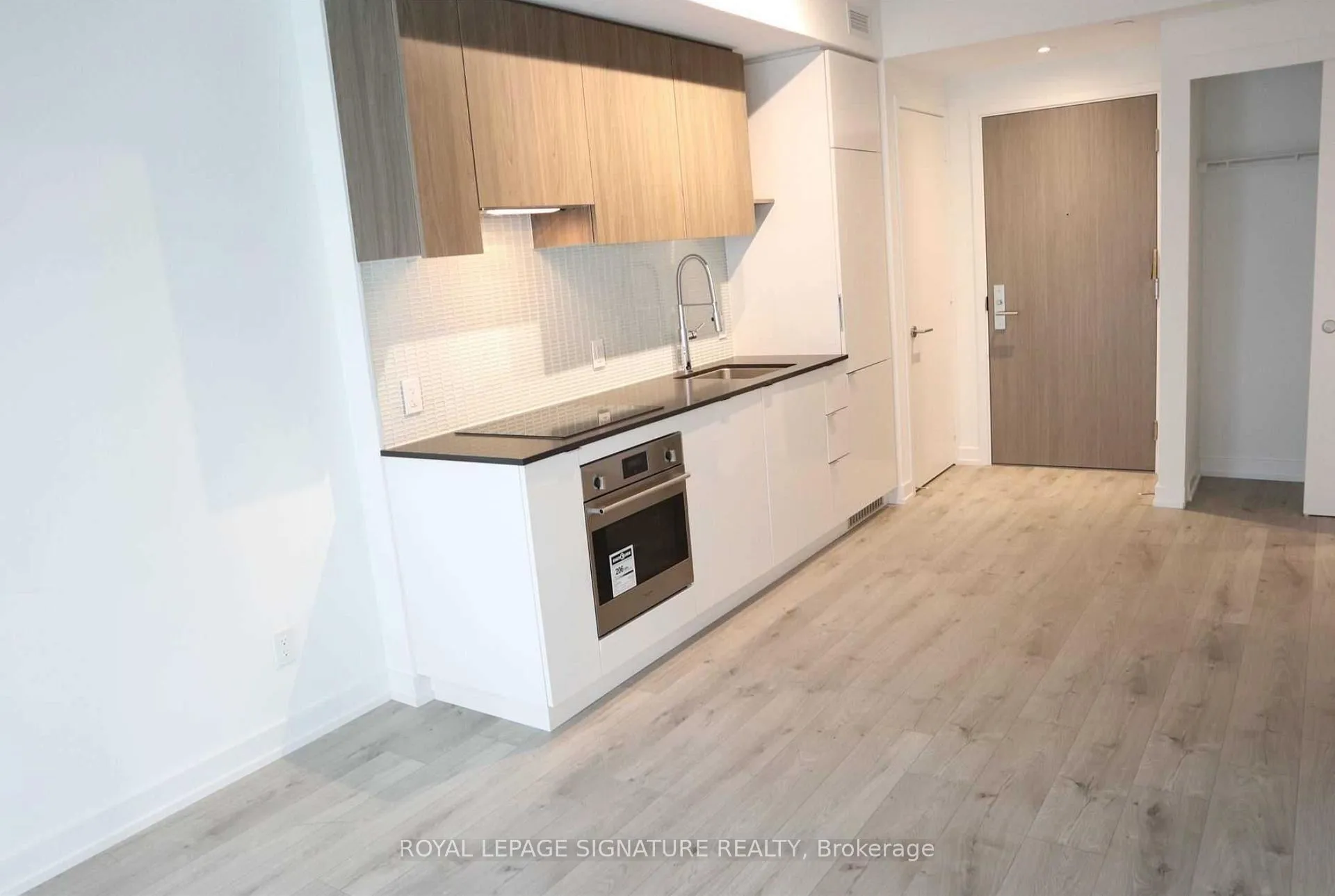 Photo 2 of Unit 322, 161 Roehampton Avenue, Toronto, Mount Pleasant West — HOMEH