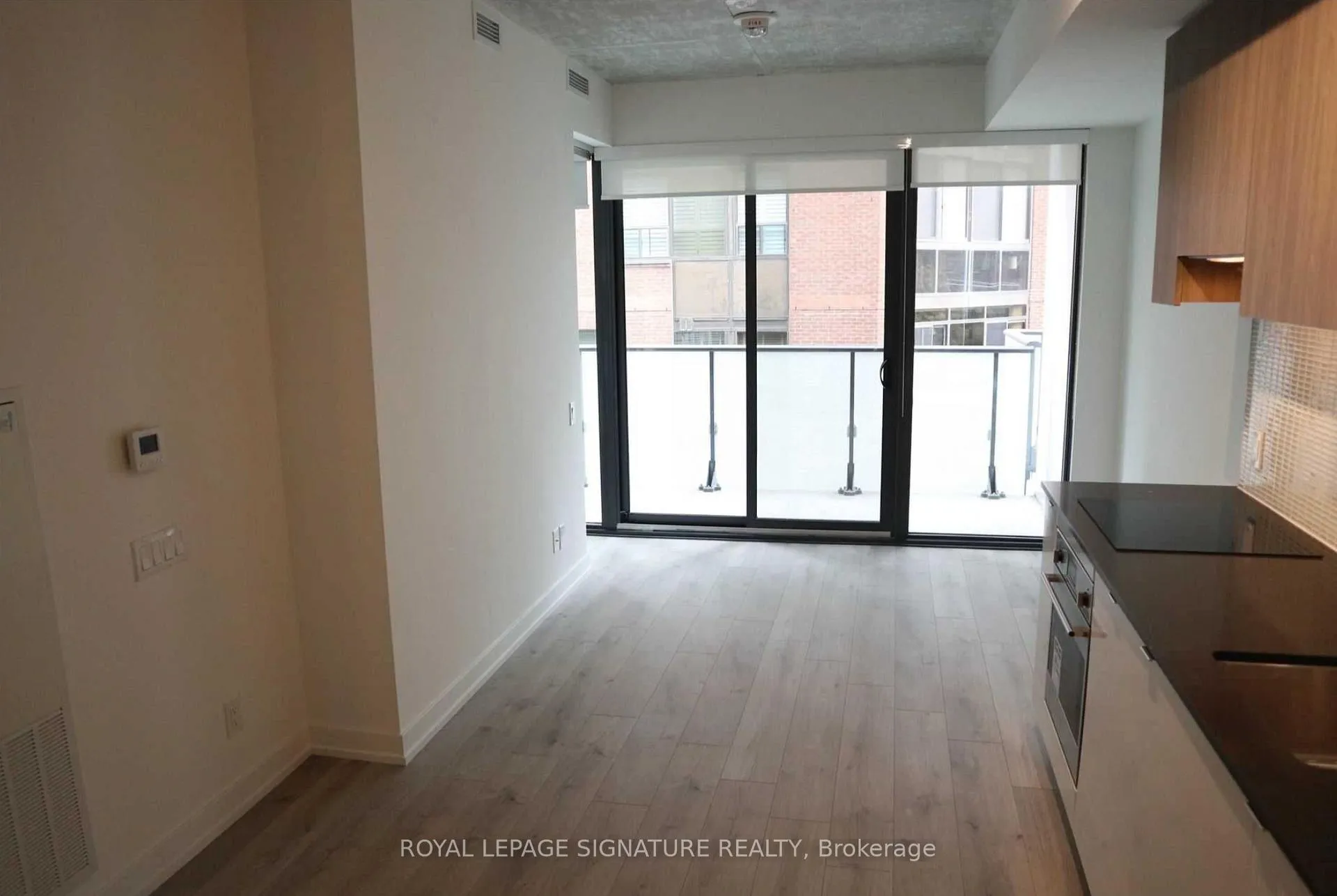 Photo 3 of Unit 322, 161 Roehampton Avenue, Toronto, Mount Pleasant West — HOMEH