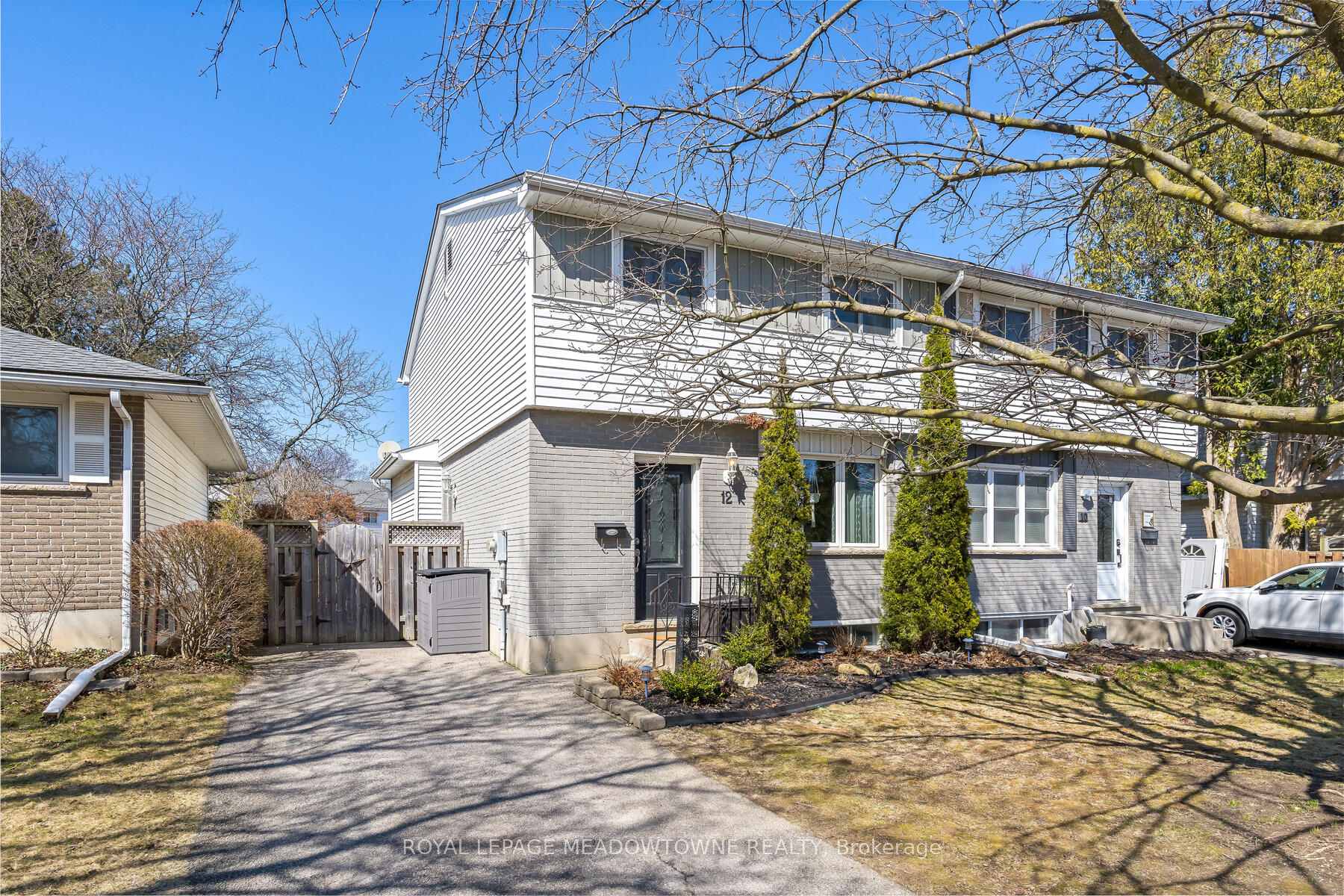 Photo 2 of 12 Hemlock Court, Brant, Brantford Twp — HOMEH