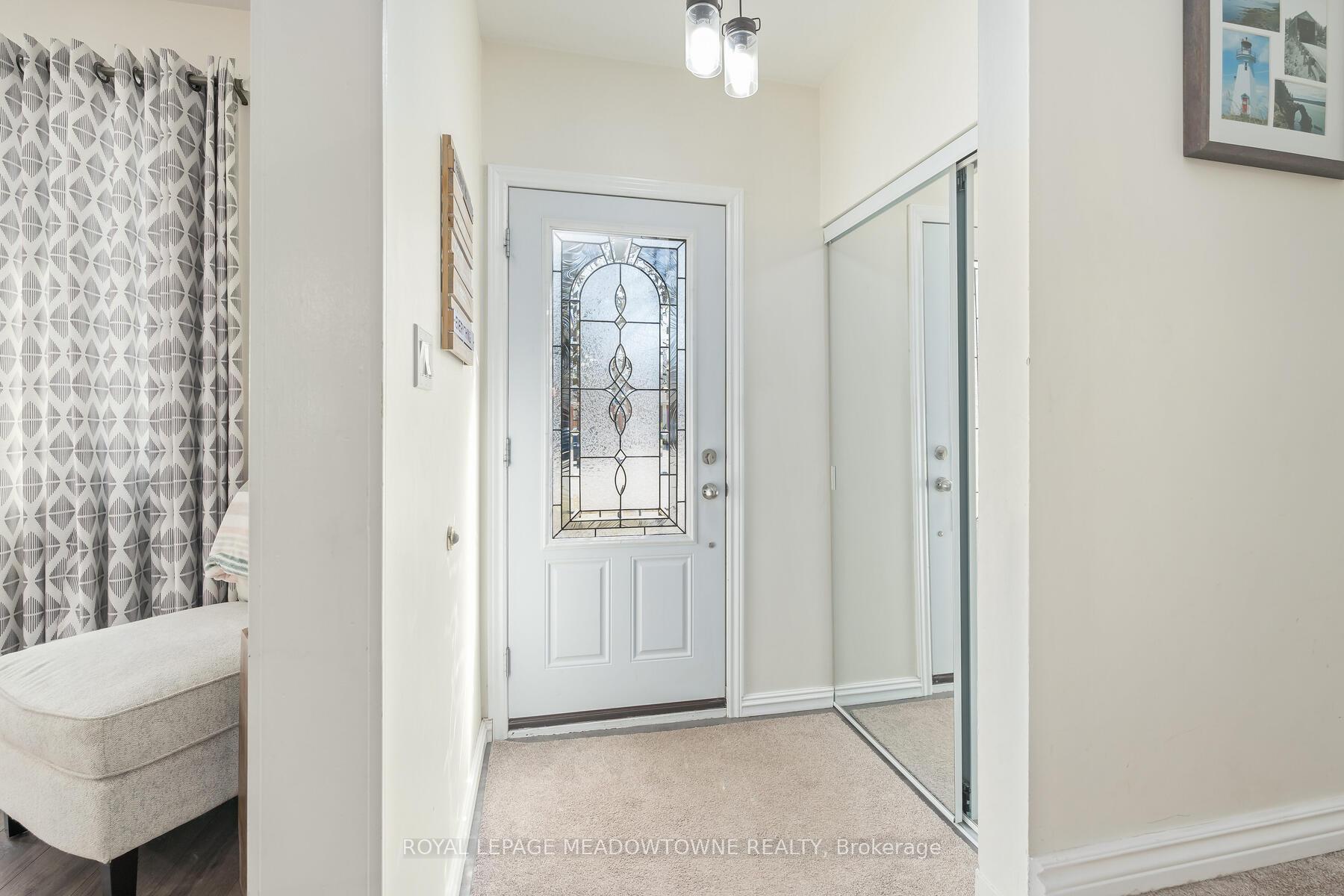 Photo 5 of 12 Hemlock Court, Brant, Brantford Twp — HOMEH