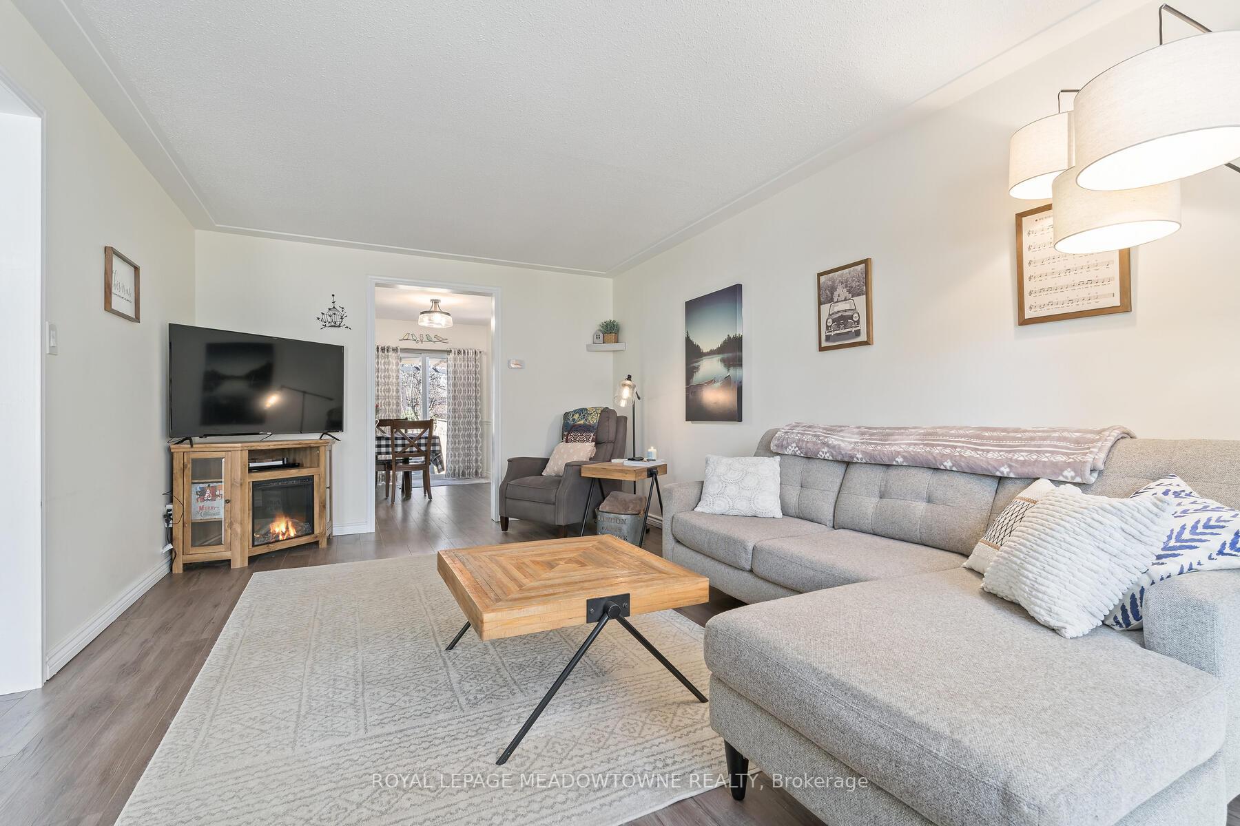 Photo 10 of 12 Hemlock Court, Brant, Brantford Twp — HOMEH