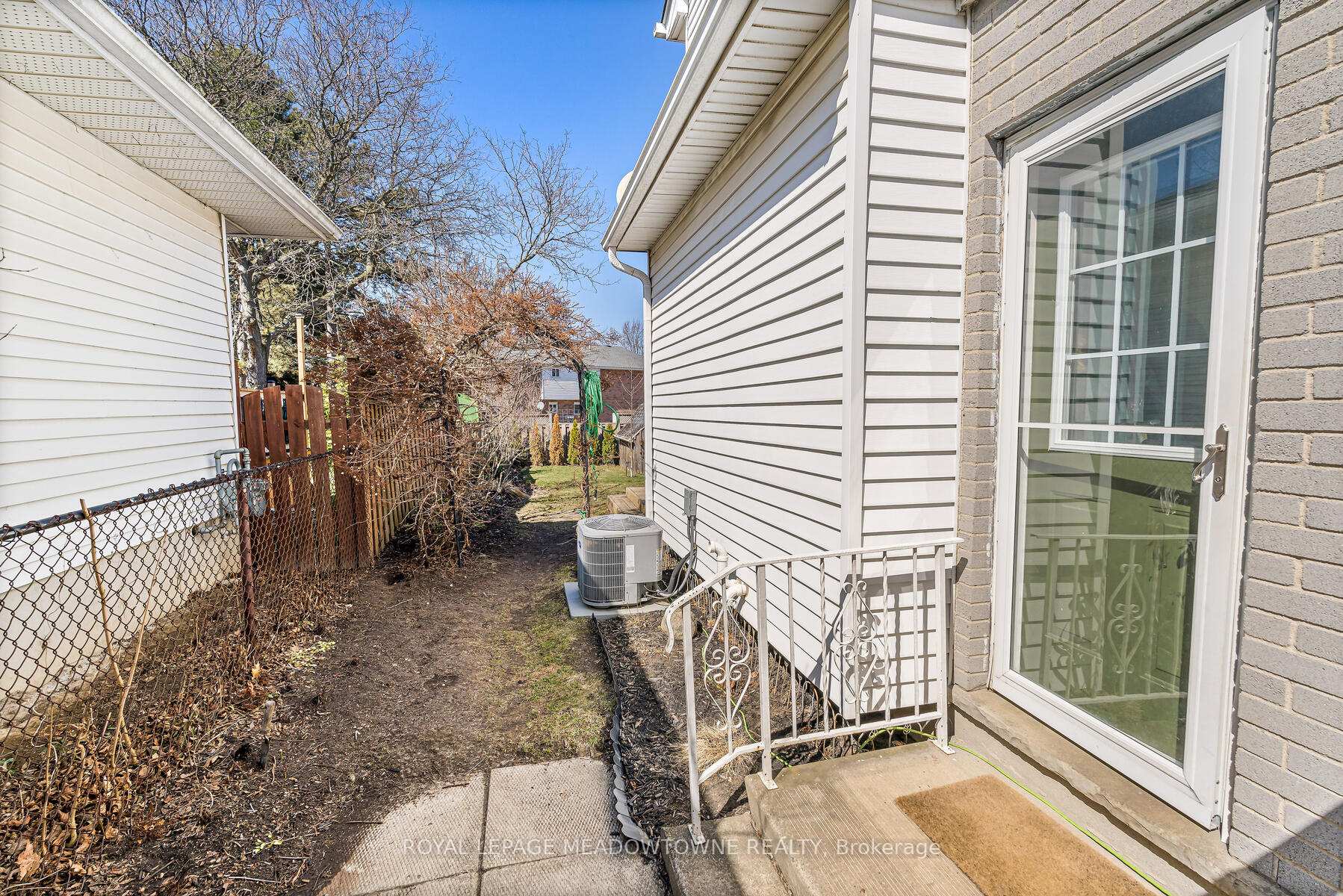Photo 27 of 12 Hemlock Court, Brant, Brantford Twp — HOMEH