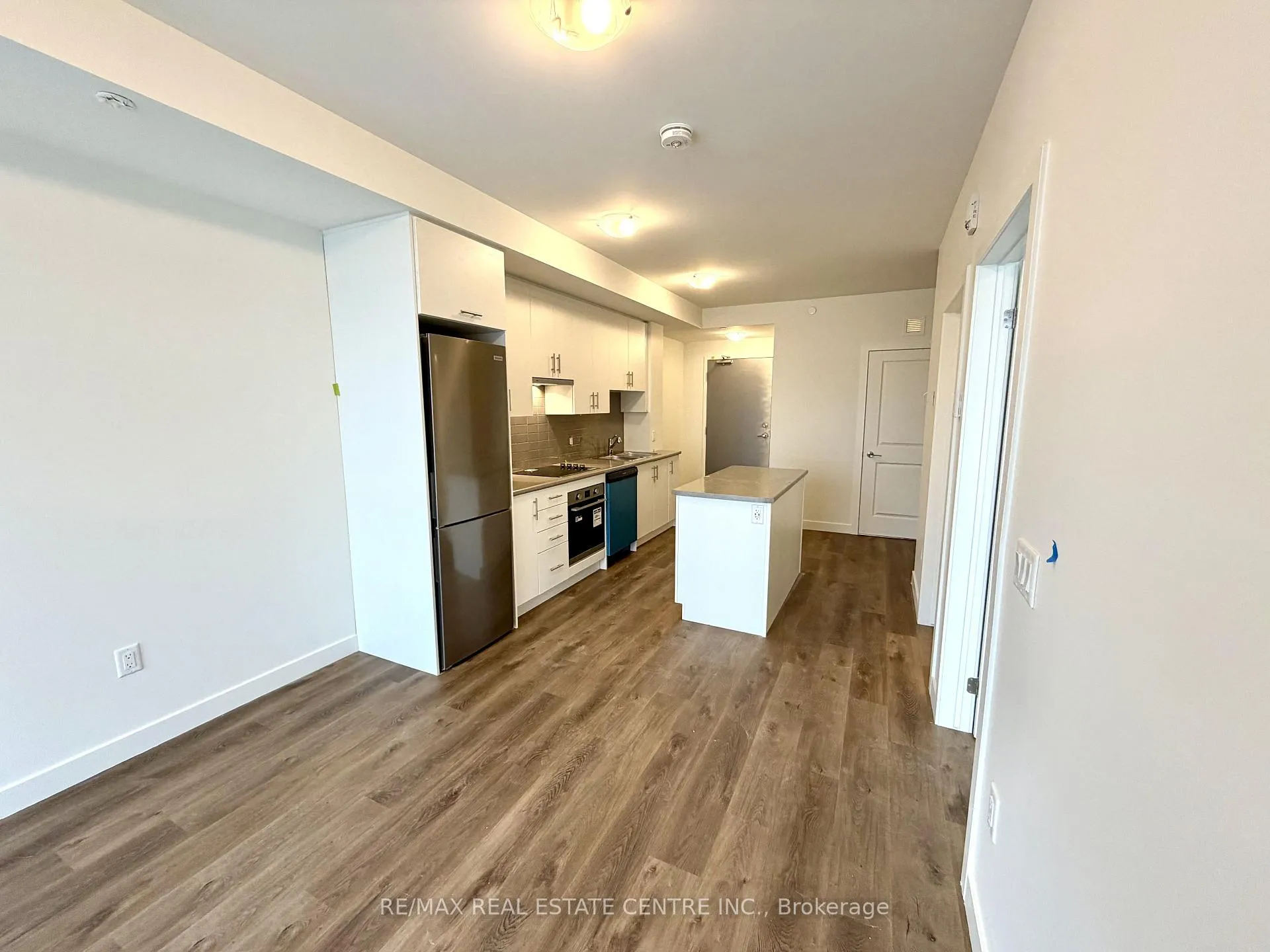 Photo 3 of Unit 801, 461 Green Road, Hamilton, Lakeshore — HOMEH