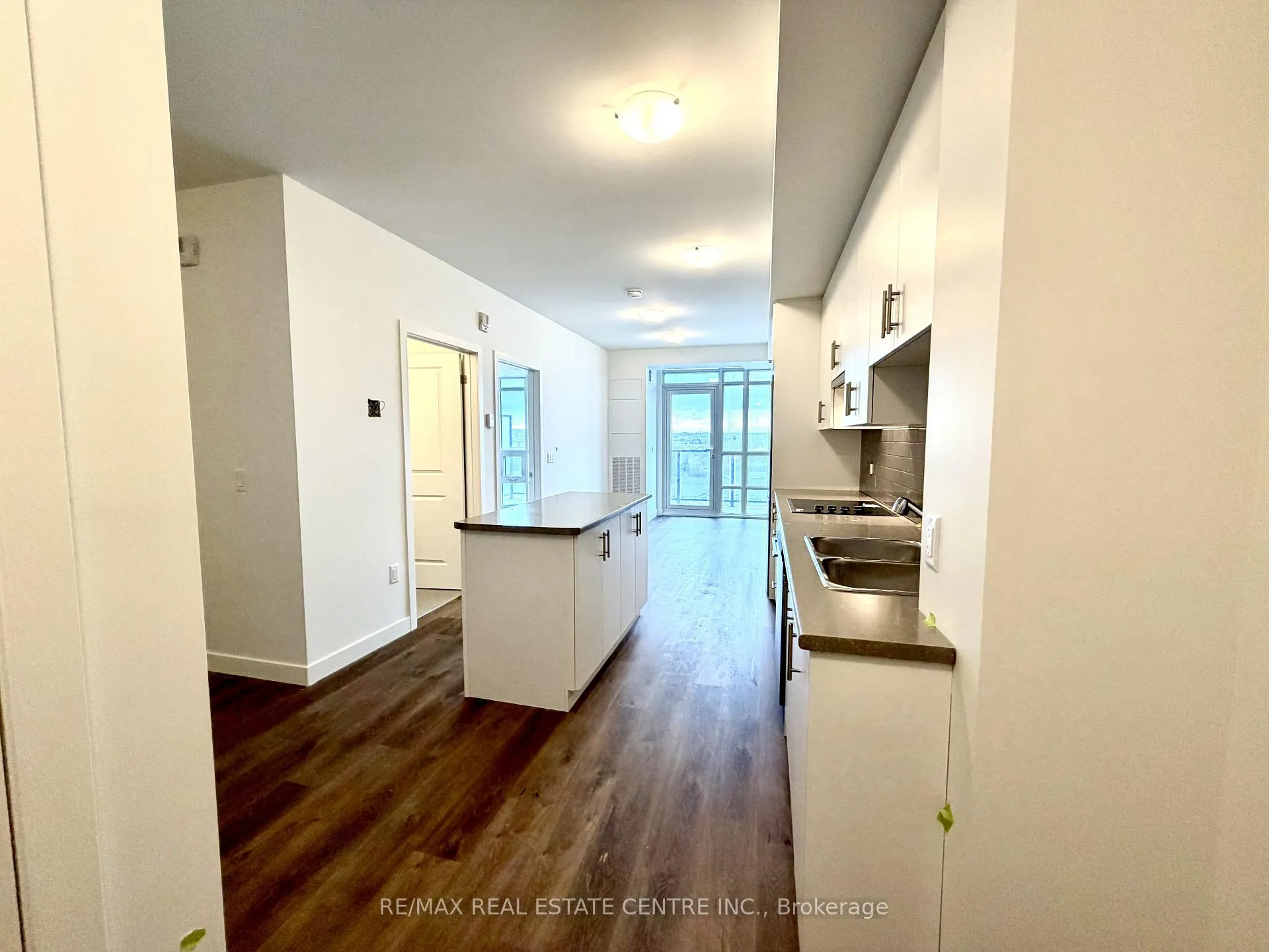 Photo 5 of Unit 801, 461 Green Road, Hamilton, Lakeshore — HOMEH