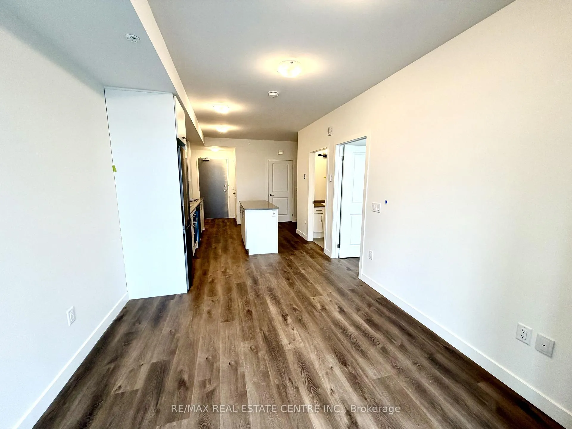 Photo 6 of Unit 801, 461 Green Road, Hamilton, Lakeshore — HOMEH