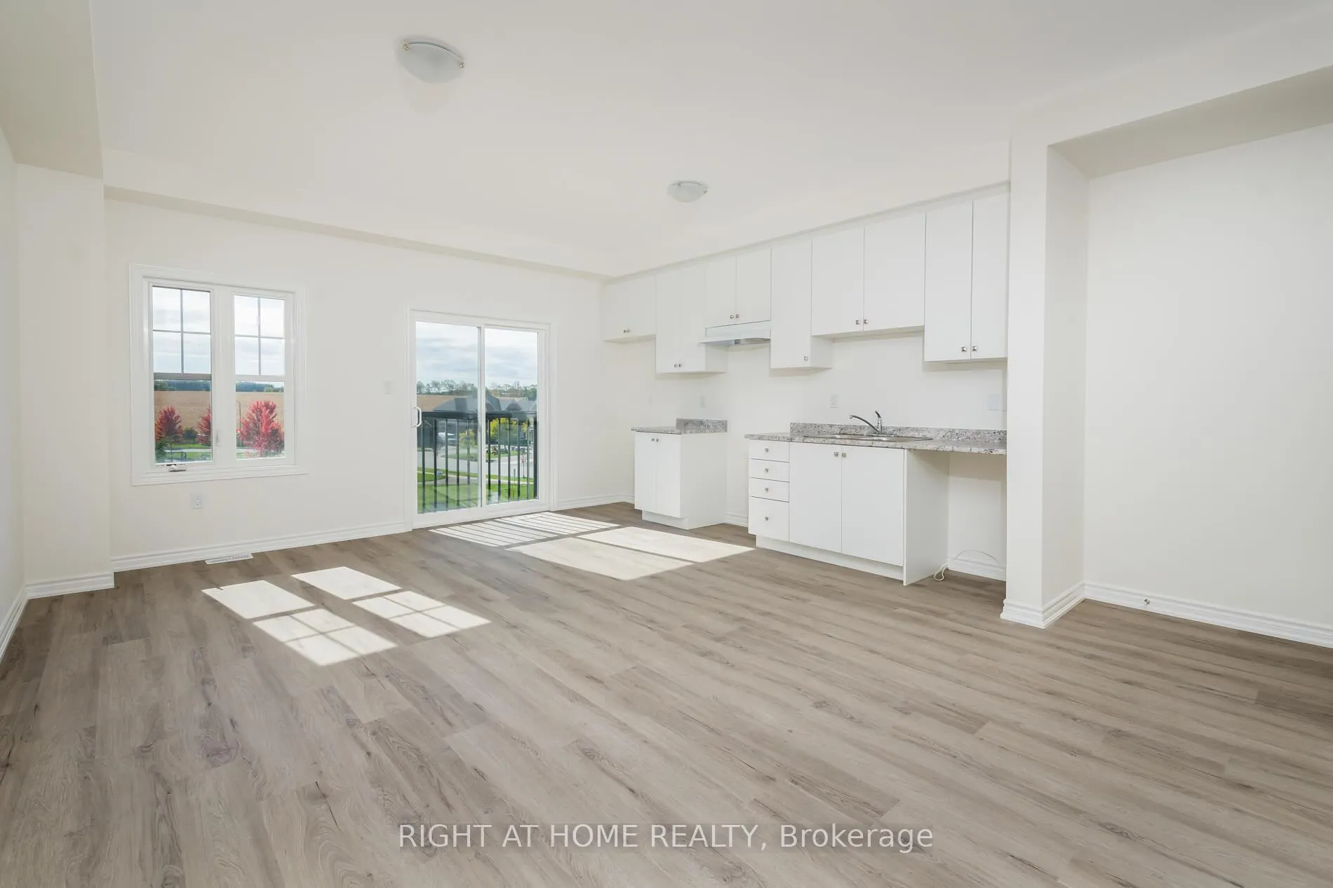Photo 6 of 19 Ravenscraig Place, Innisfil, Cookstown — HOMEH