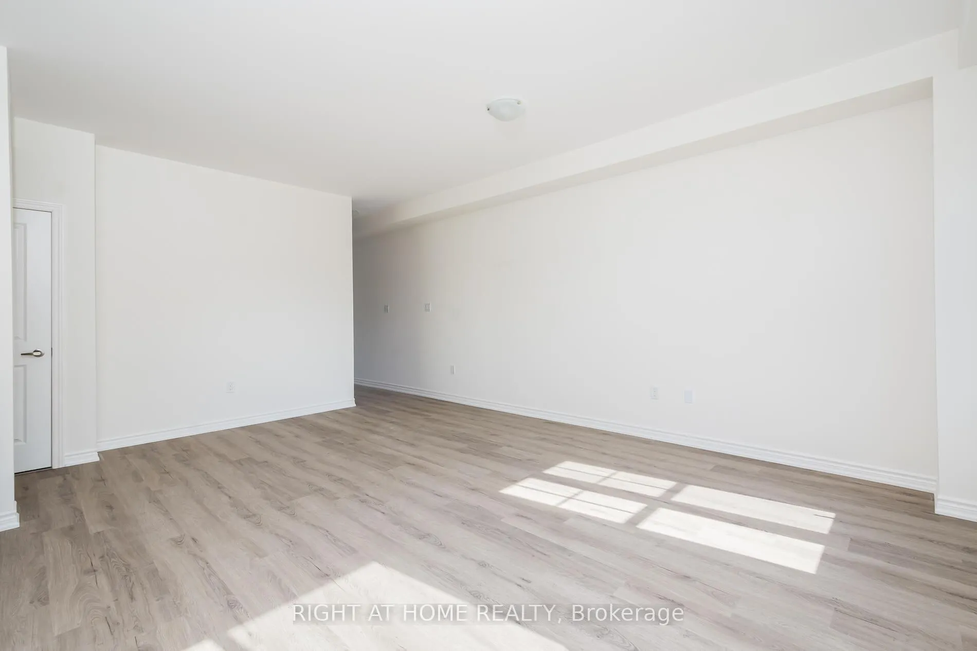 Photo 13 of 19 Ravenscraig Place, Innisfil, Cookstown — HOMEH