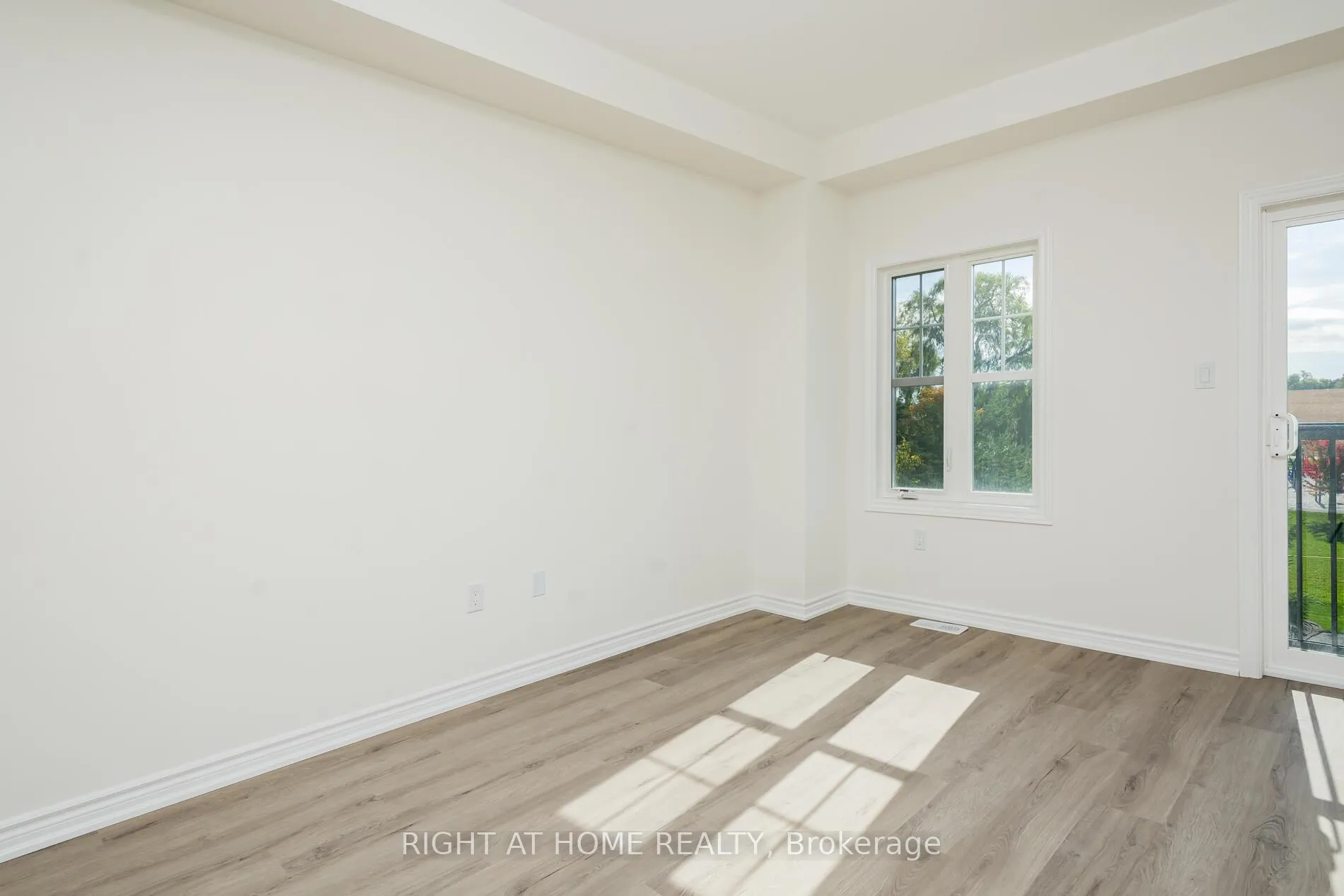 Photo 14 of 19 Ravenscraig Place, Innisfil, Cookstown — HOMEH
