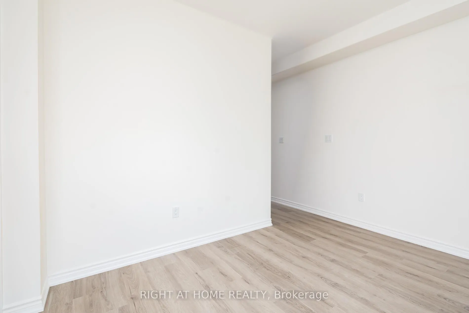 Photo 15 of 19 Ravenscraig Place, Innisfil, Cookstown — HOMEH
