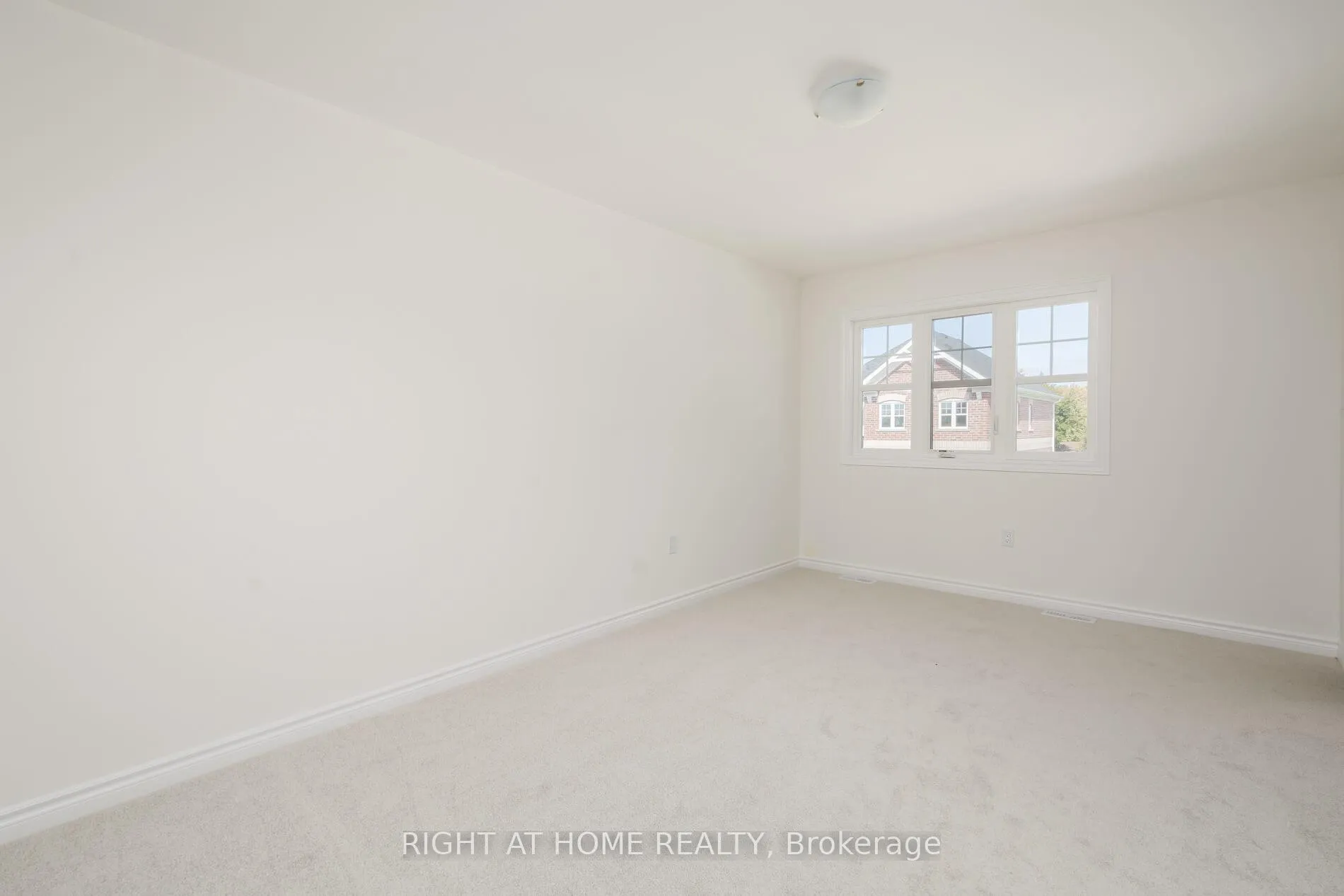 Photo 18 of 19 Ravenscraig Place, Innisfil, Cookstown — HOMEH