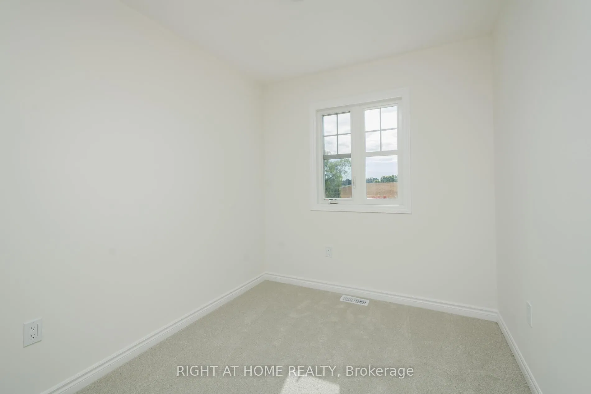 Photo 25 of 19 Ravenscraig Place, Innisfil, Cookstown — HOMEH