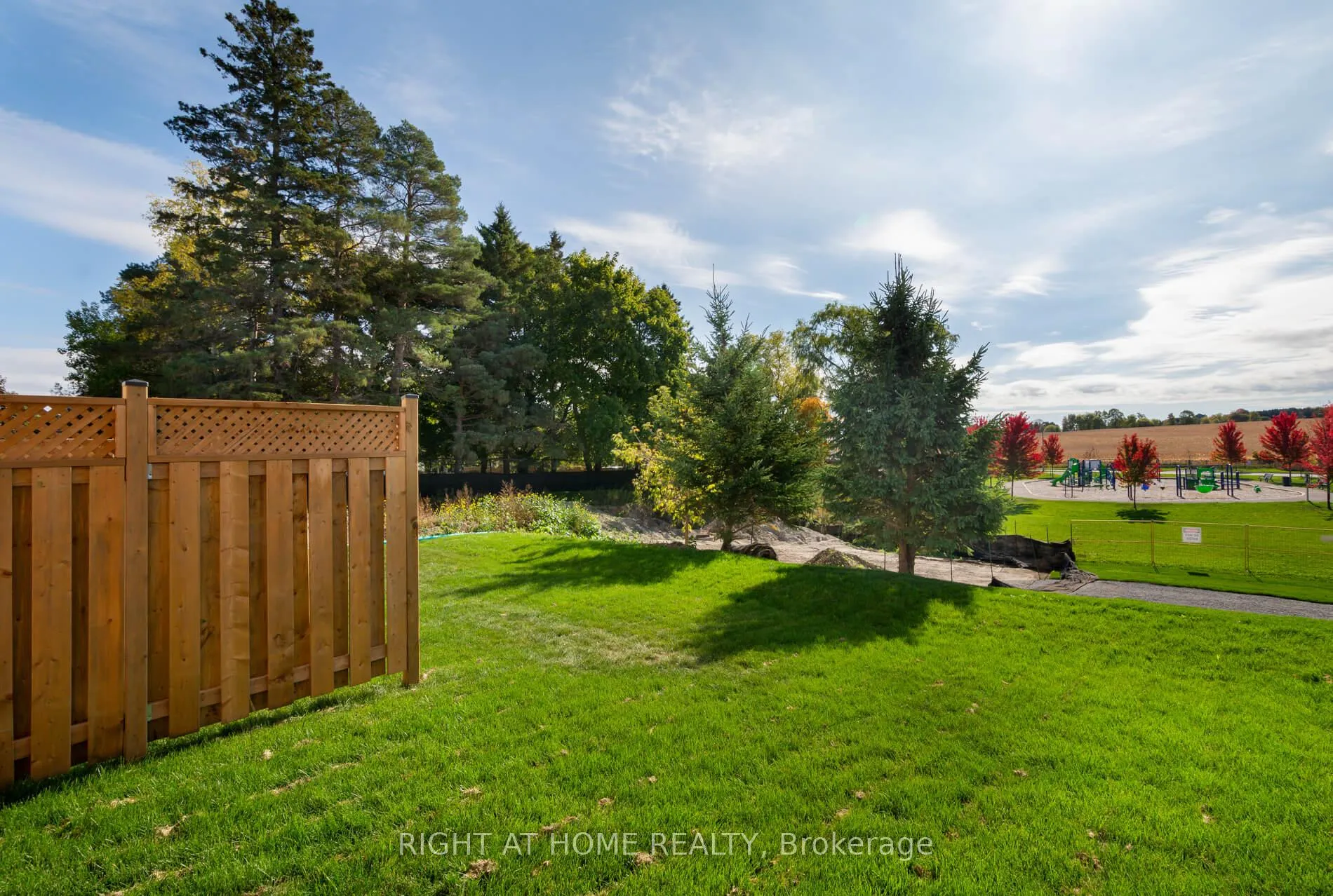 Photo 33 of 19 Ravenscraig Place, Innisfil, Cookstown — HOMEH