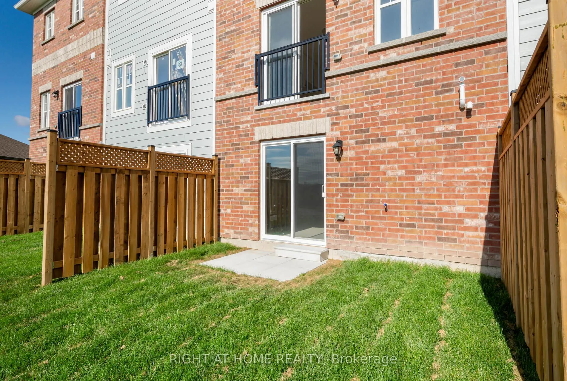 Photo 36 of 19 Ravenscraig Place, Innisfil, Cookstown — HOMEH