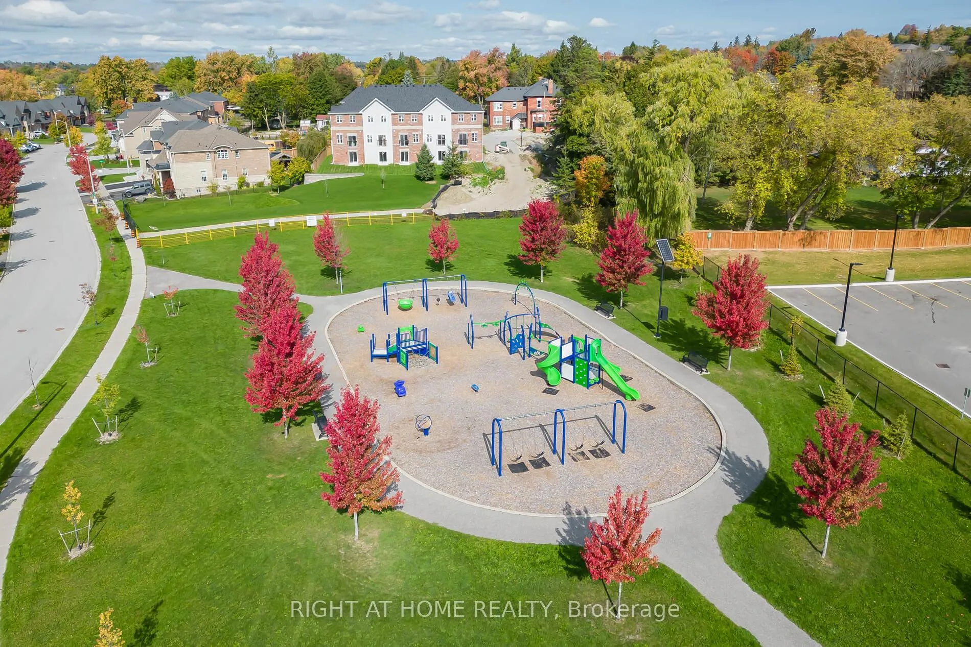 Photo 41 of 19 Ravenscraig Place, Innisfil, Cookstown — HOMEH