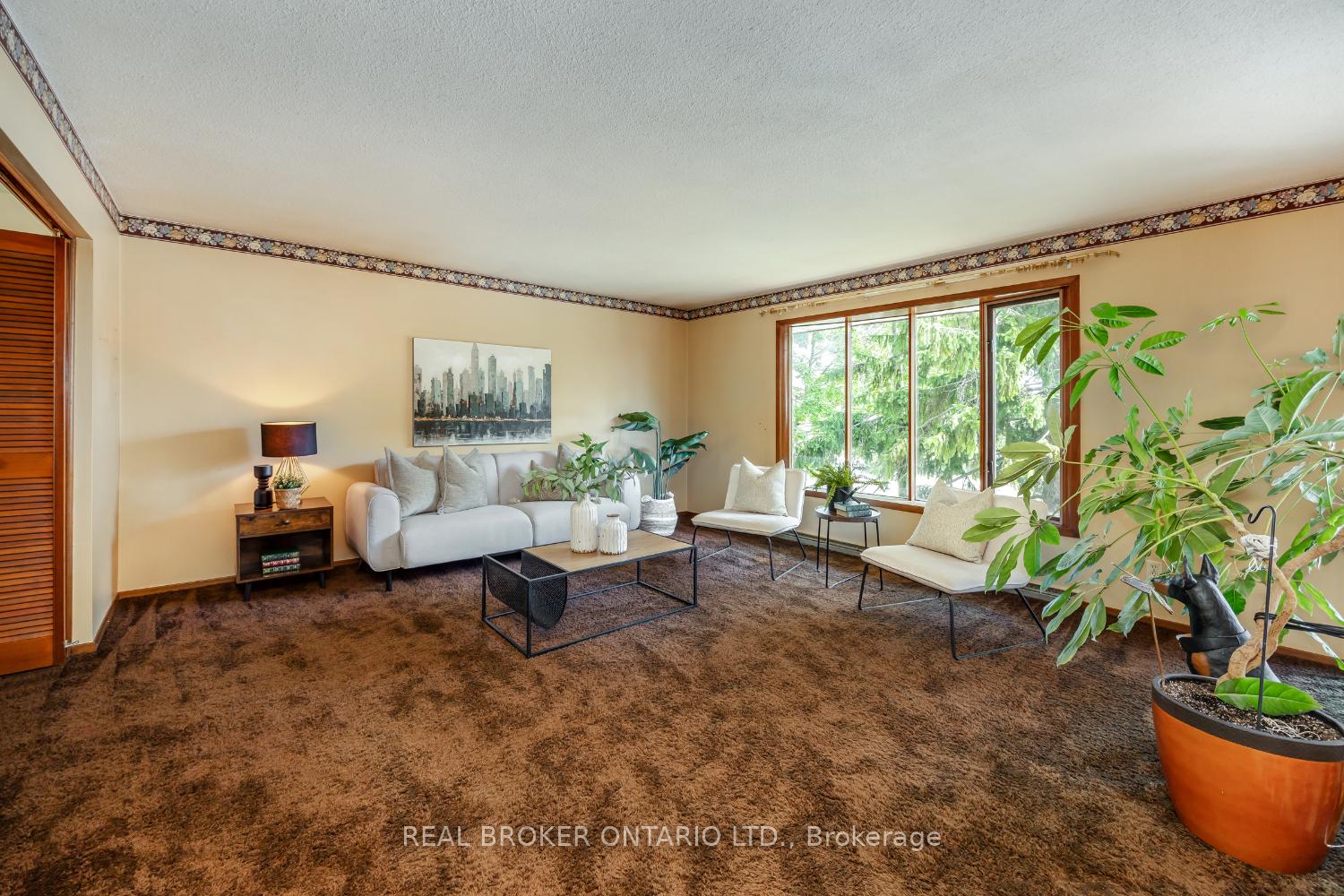 Photo 6 of 48 Queen Street, Clarington, Bowmanville — HOMEH