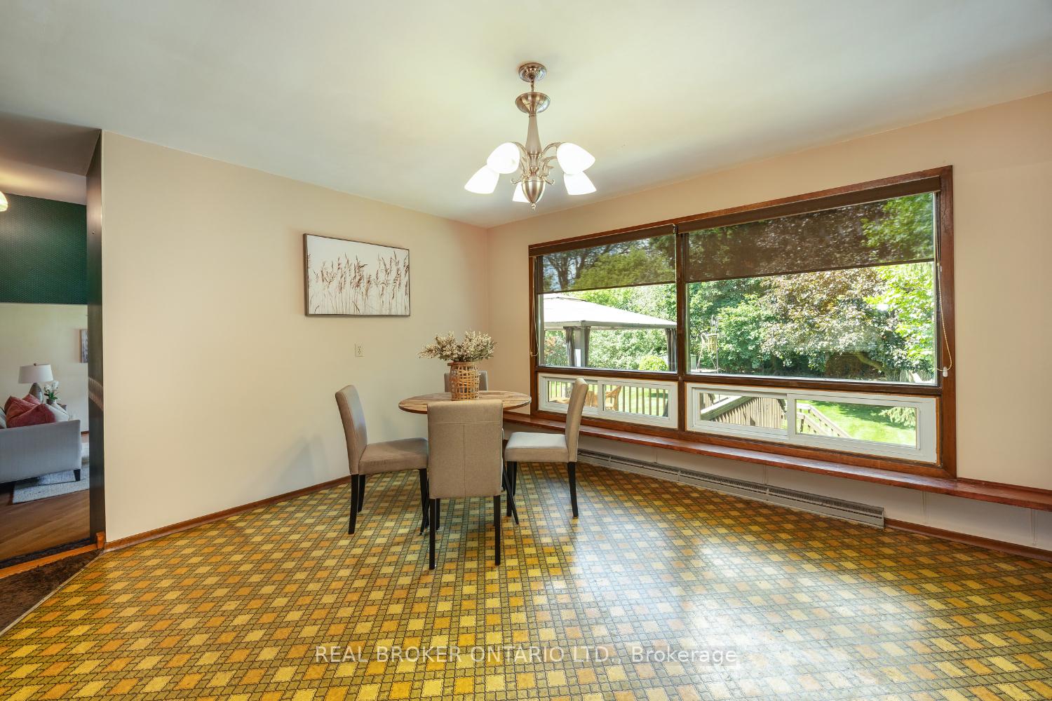 Photo 10 of 48 Queen Street, Clarington, Bowmanville — HOMEH