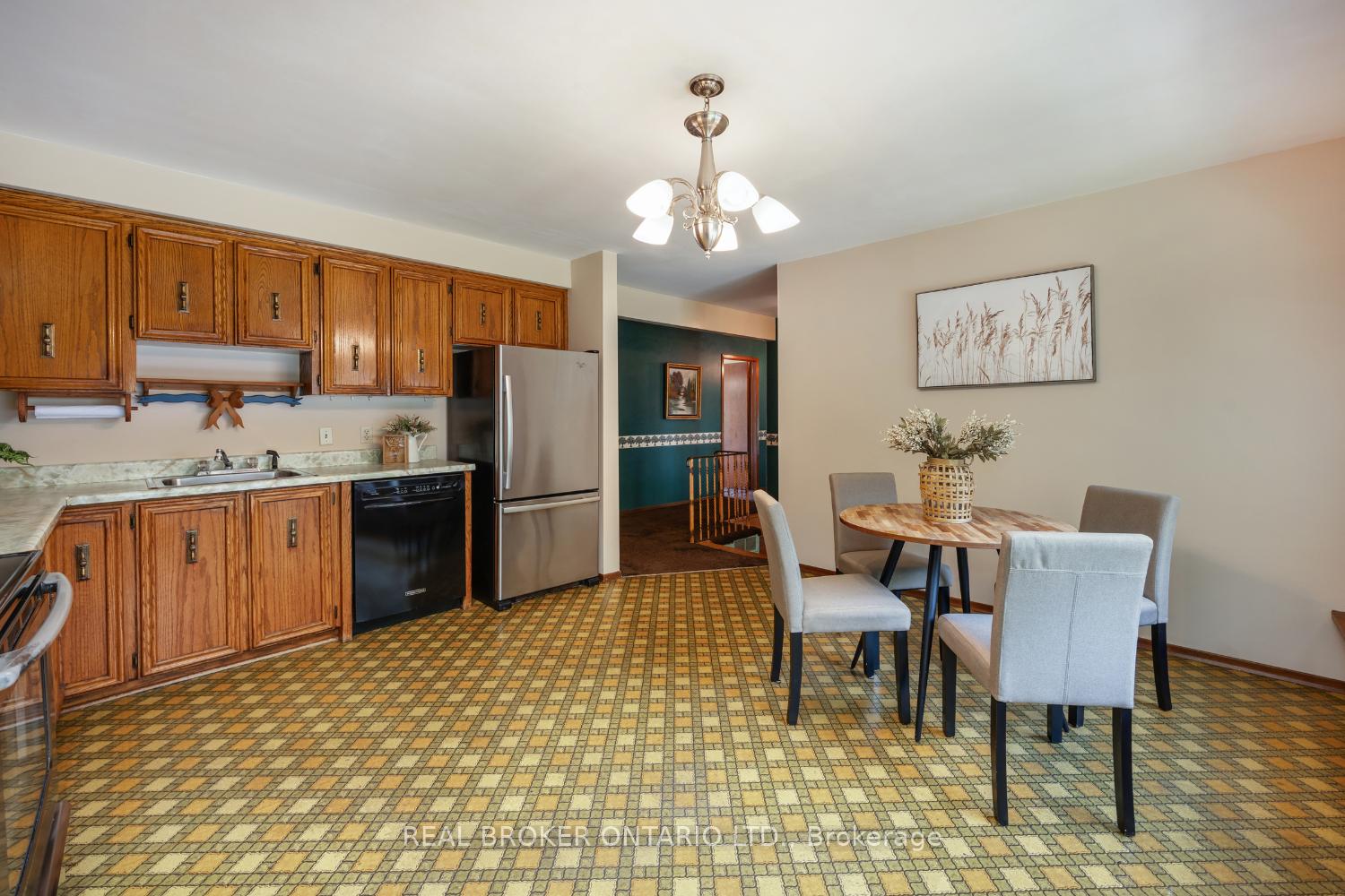 Photo 13 of 48 Queen Street, Clarington, Bowmanville — HOMEH