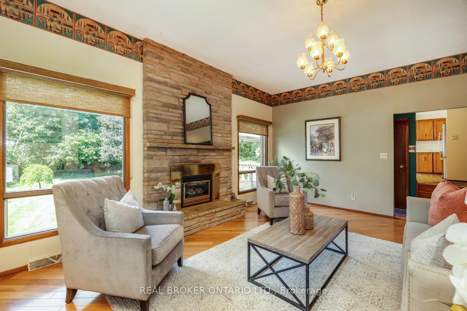 Photo 15 of 48 Queen Street, Clarington, Bowmanville — HOMEH
