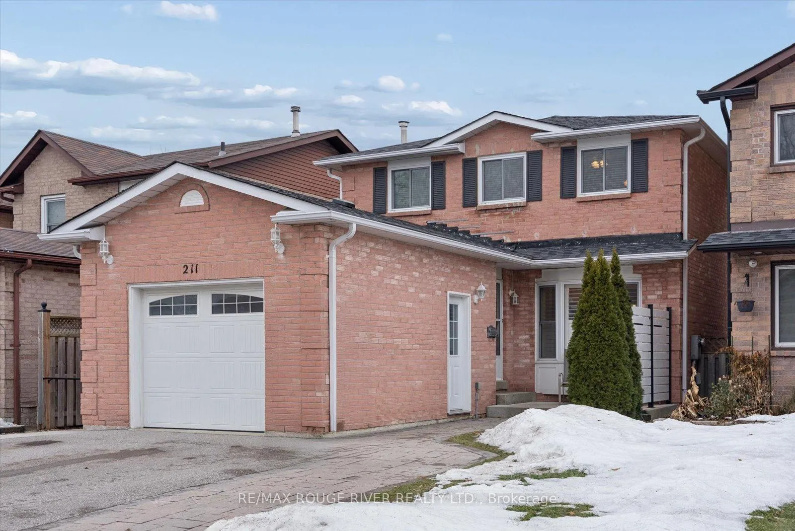 Photo 2 of 211 Ravenscroft Road, Ajax, Central West — HOMEH