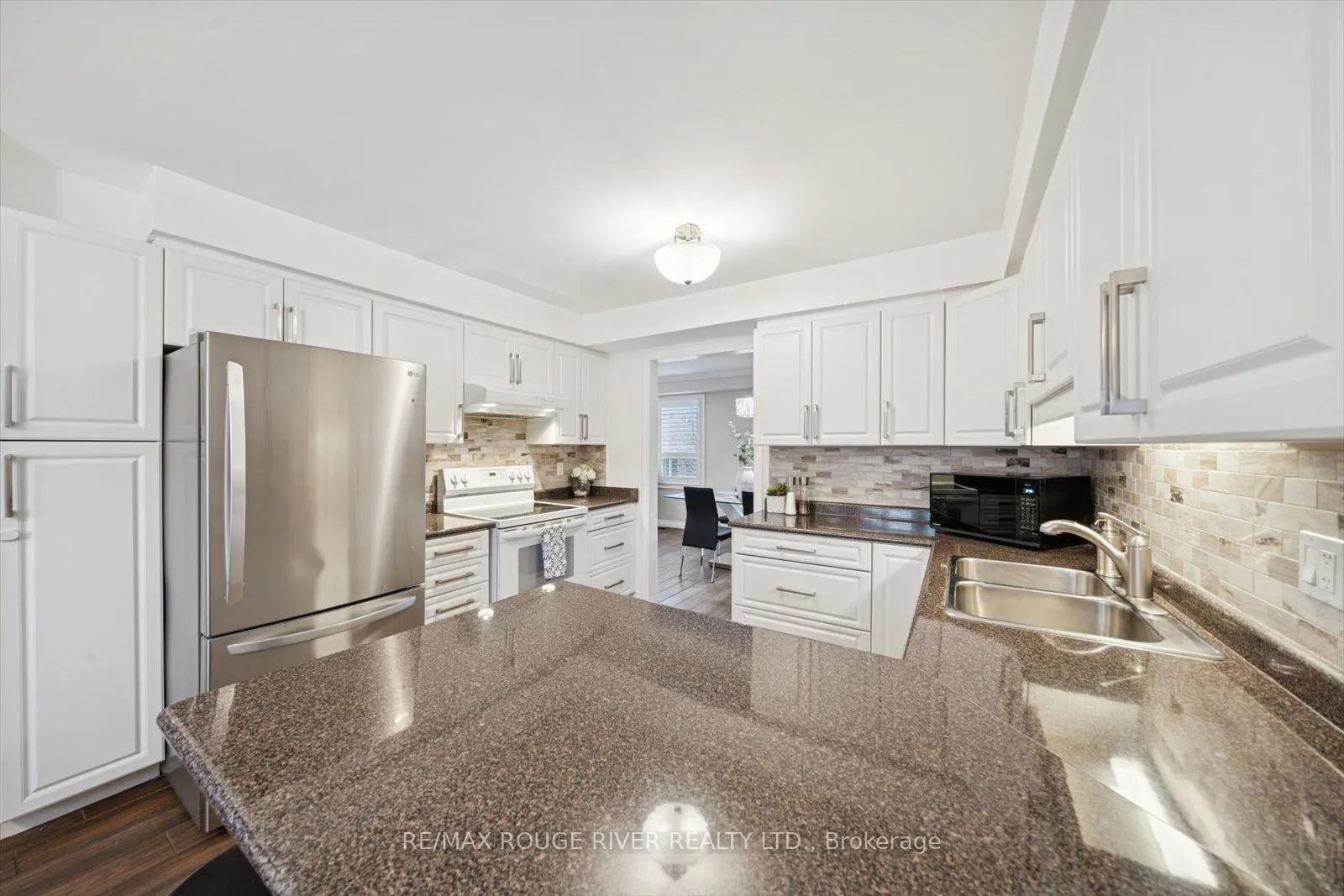 Photo 15 of 211 Ravenscroft Road, Ajax, Central West — HOMEH