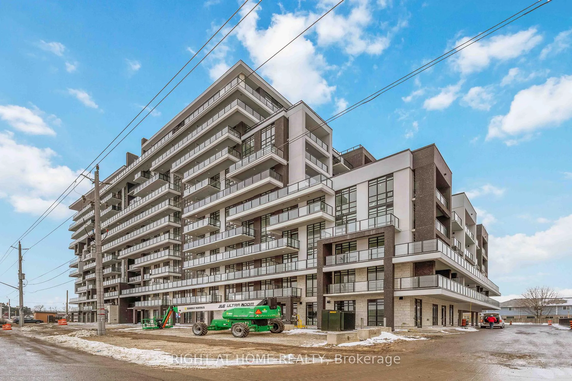 Photo 3 of Unit 717, 461 Green Road, Hamilton, Lakeshore — HOMEH
