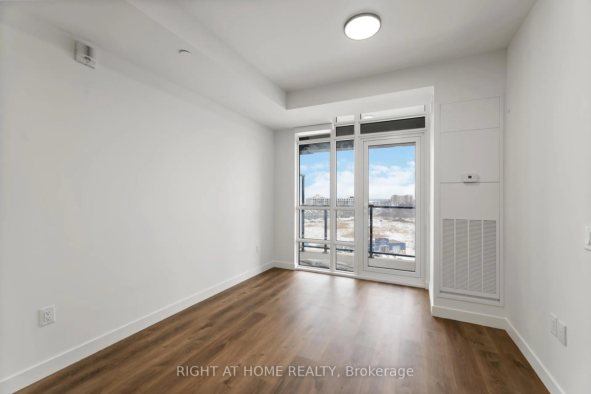 Photo 15 of Unit 717, 461 Green Road, Hamilton, Lakeshore — HOMEH