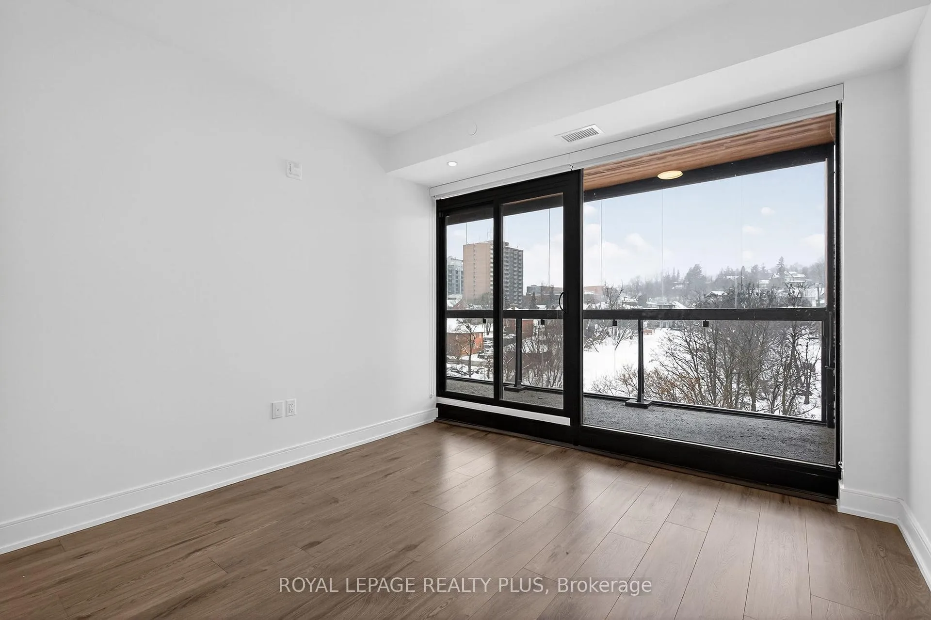 Photo 21 of Unit 616, 185 Dunlop Street E, Barrie, Lakeshore — HOMEH