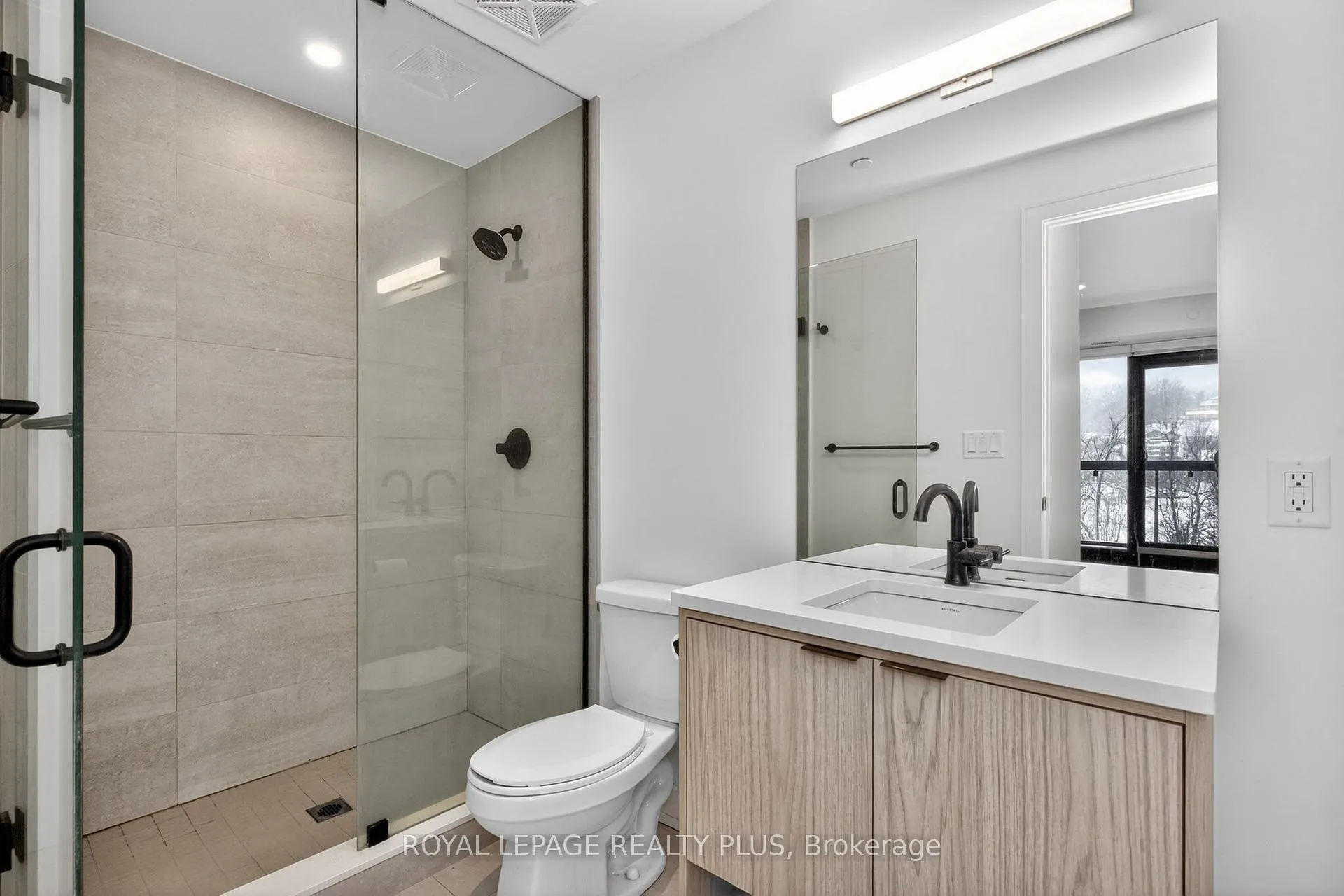 Photo 23 of Unit 616, 185 Dunlop Street E, Barrie, Lakeshore — HOMEH