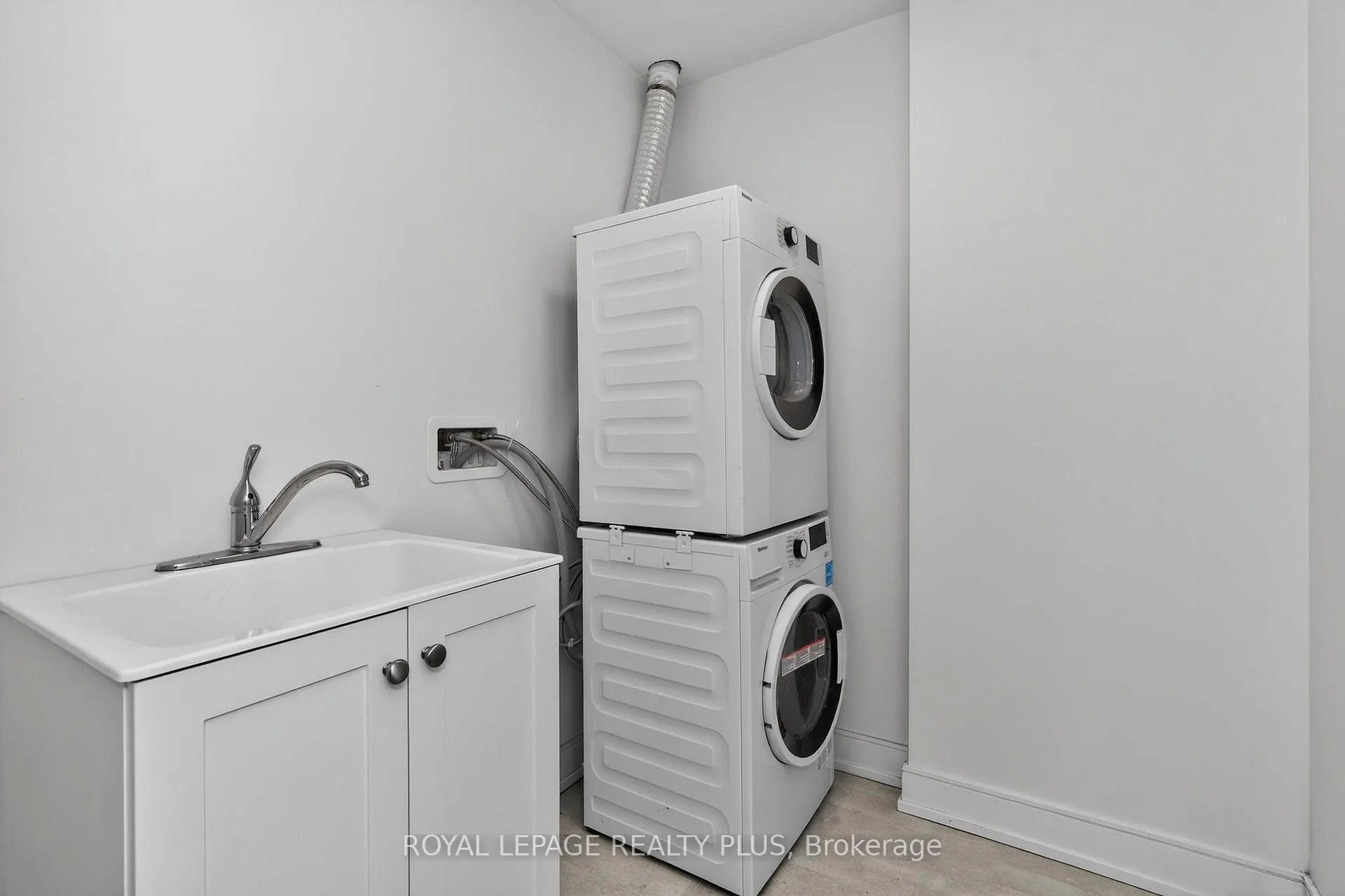 Photo 29 of Unit 616, 185 Dunlop Street E, Barrie, Lakeshore — HOMEH