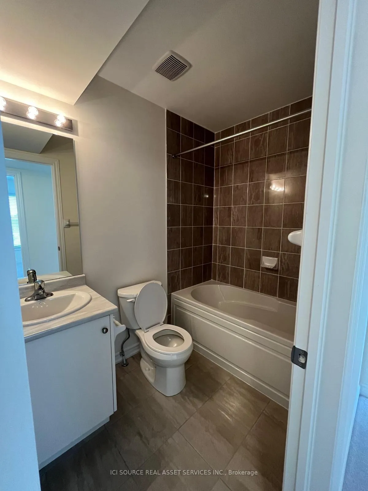 Photo 7 of Unit 55, 70 Knotsberry Circle, Brampton, Bram West — HOMEH