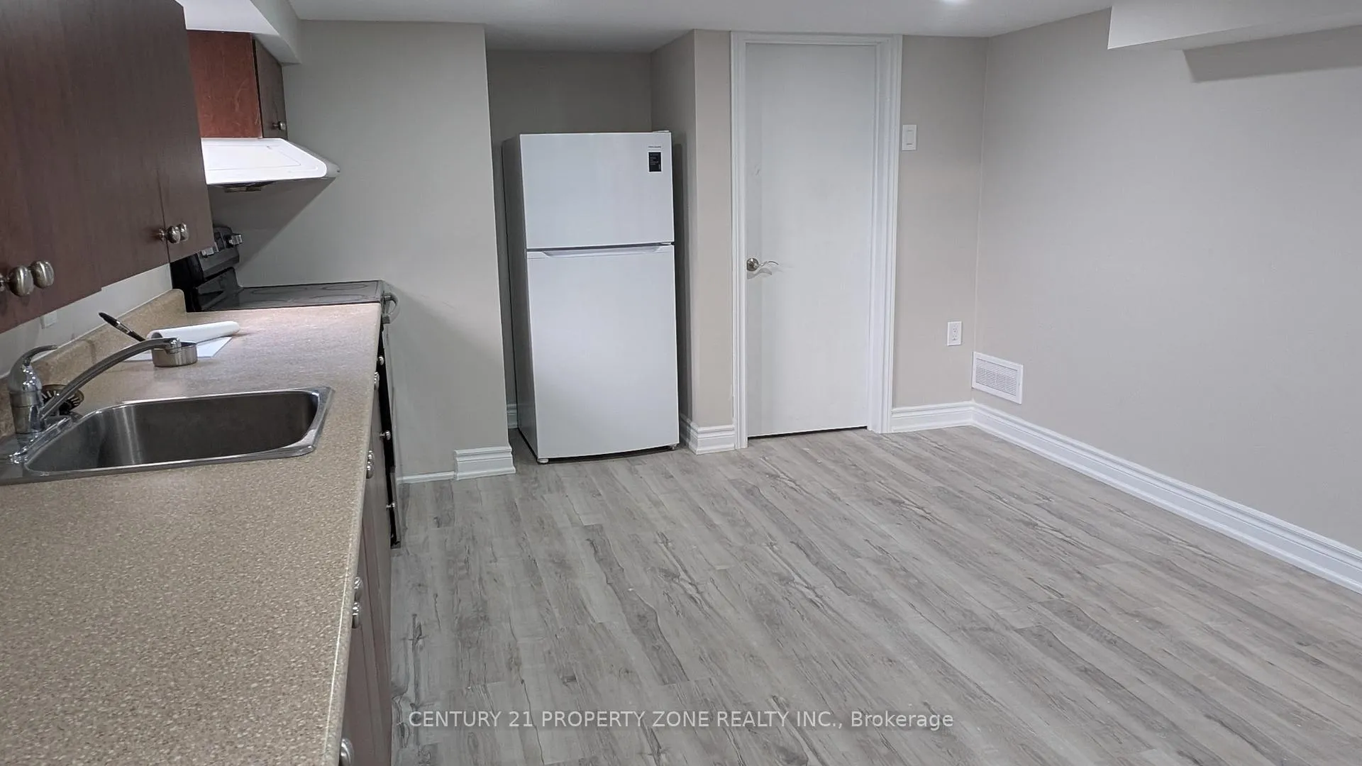 Photo 2 of Unit LOWER, 93 Nelson Street W, Brampton, Downtown Brampton — HOMEH