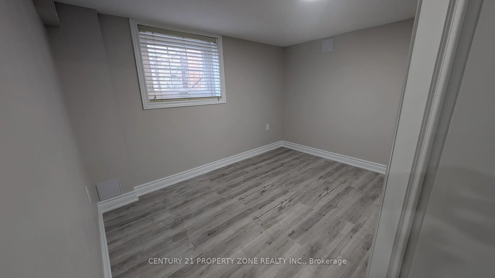 Photo 4 of Unit LOWER, 93 Nelson Street W, Brampton, Downtown Brampton — HOMEH
