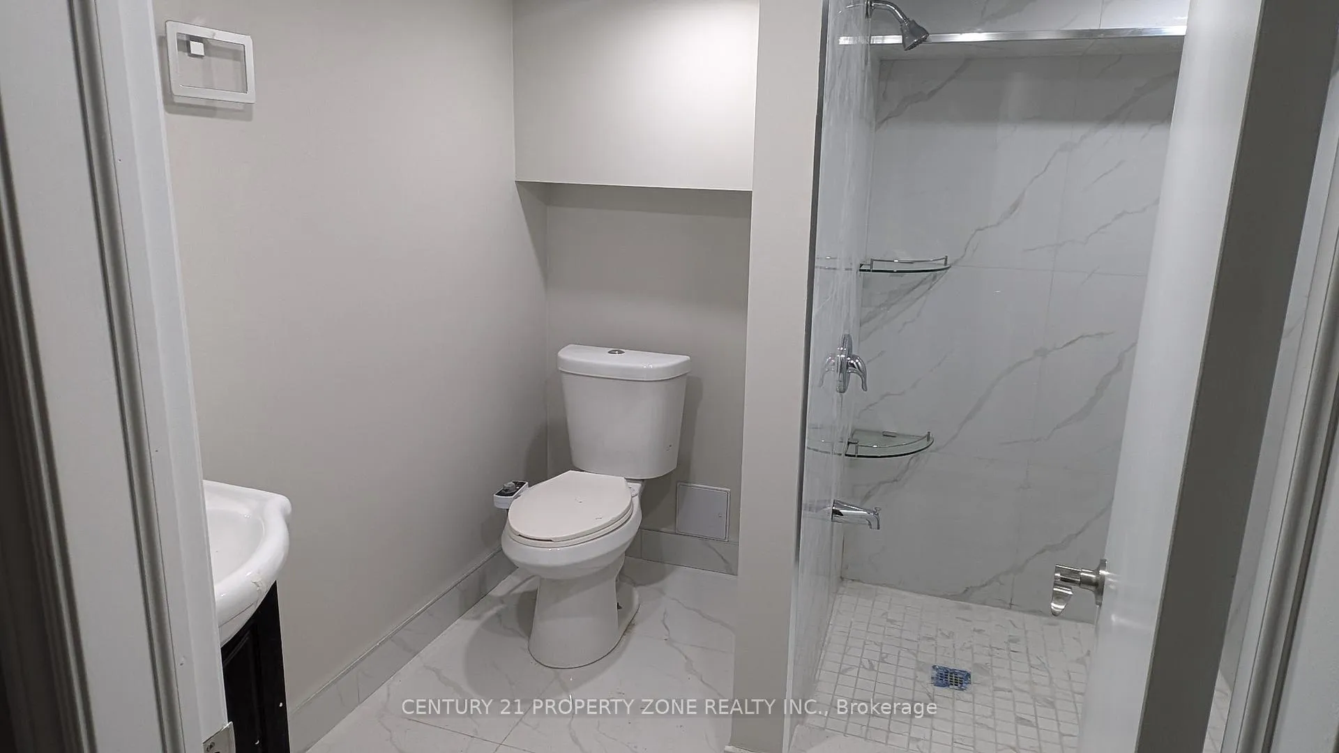Photo 8 of Unit LOWER, 93 Nelson Street W, Brampton, Downtown Brampton — HOMEH