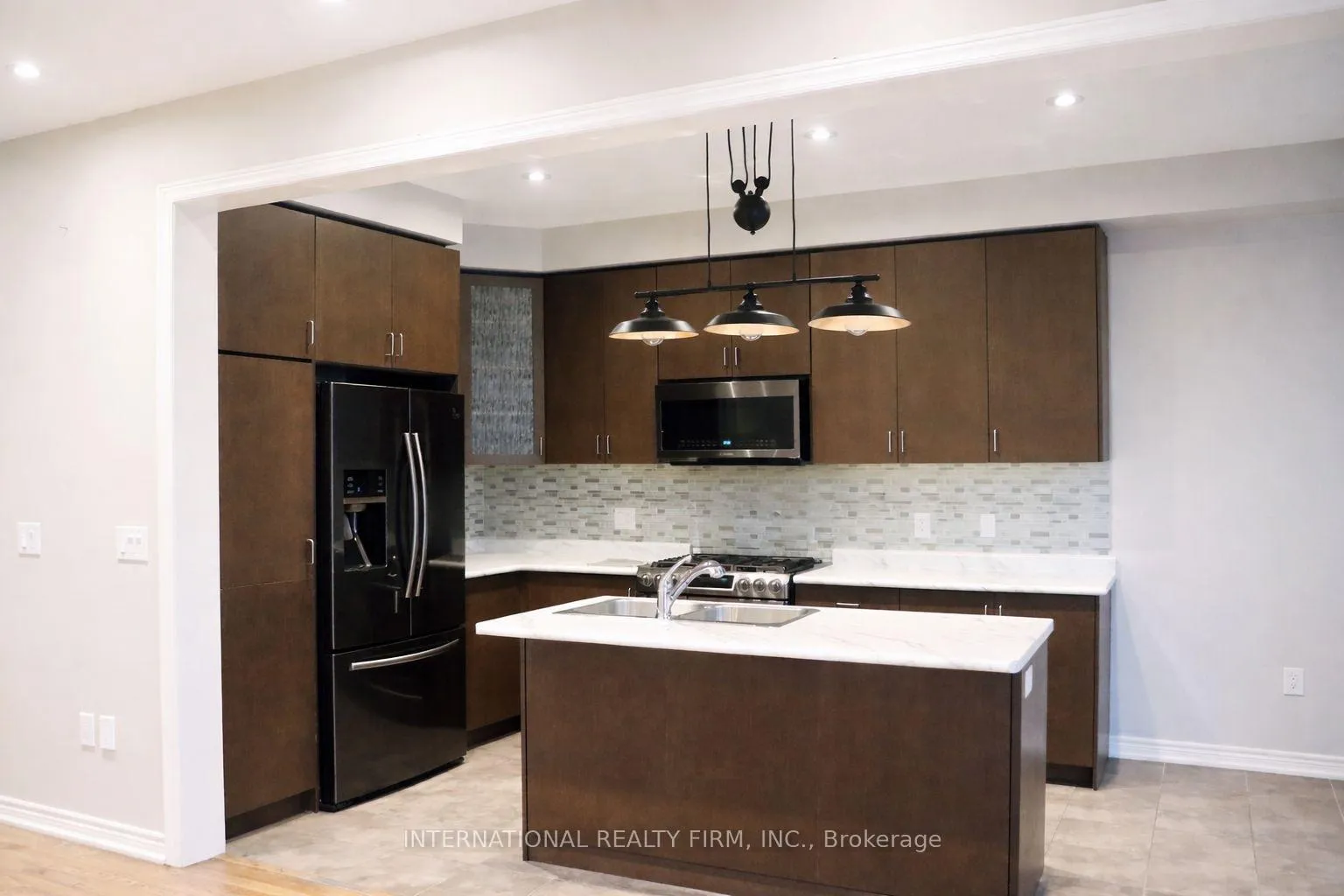 Photo 3 of 1477 Pratt Heights, Milton, Ford — HOMEH