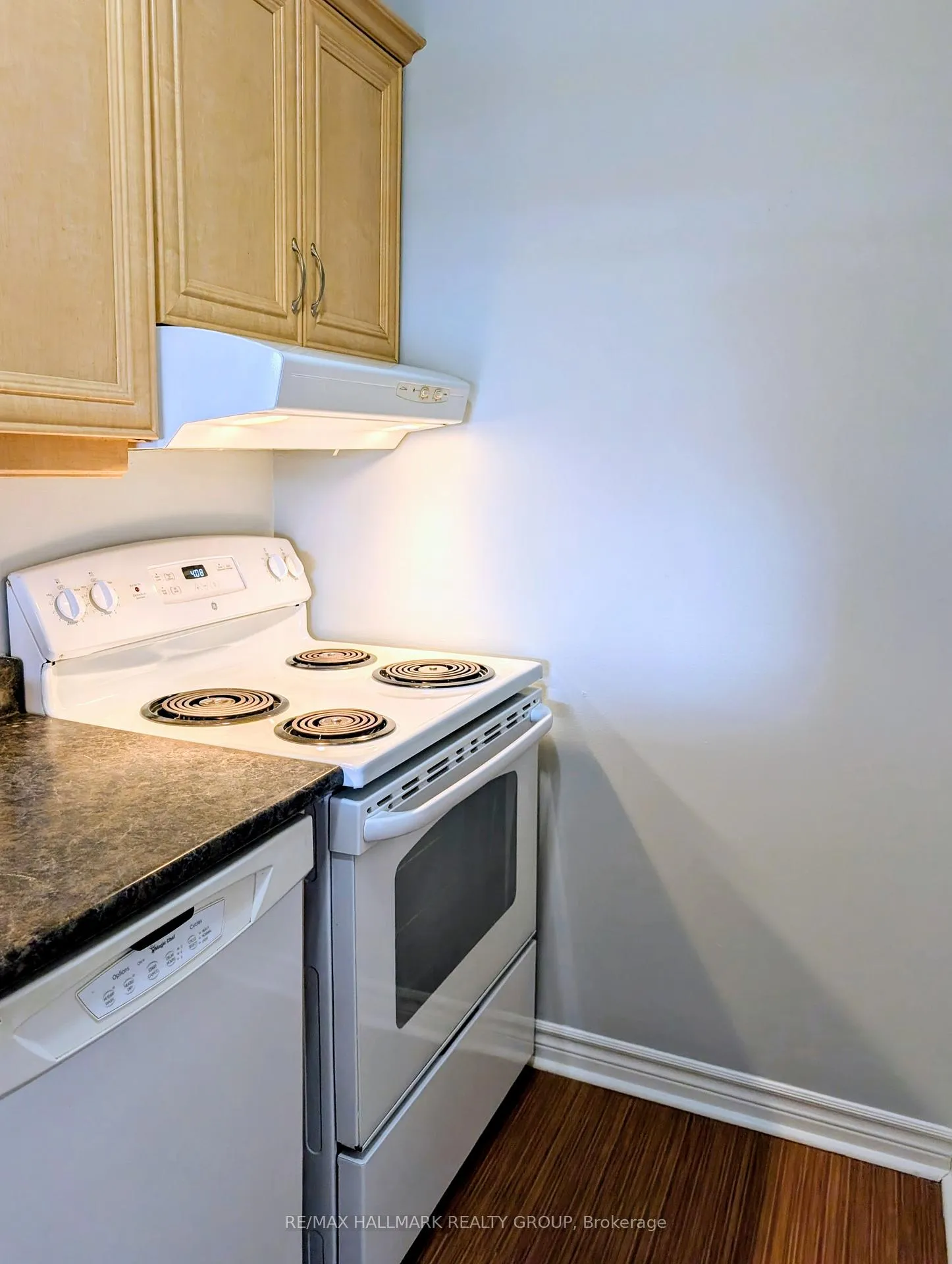 Photo 5 of Unit 1105, 1180 Ohio Street, Ottawa, Billings Bridge — HOMEH