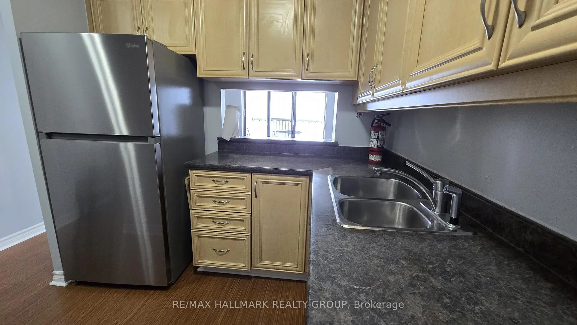 Photo 6 of Unit 1105, 1180 Ohio Street, Ottawa, Billings Bridge — HOMEH