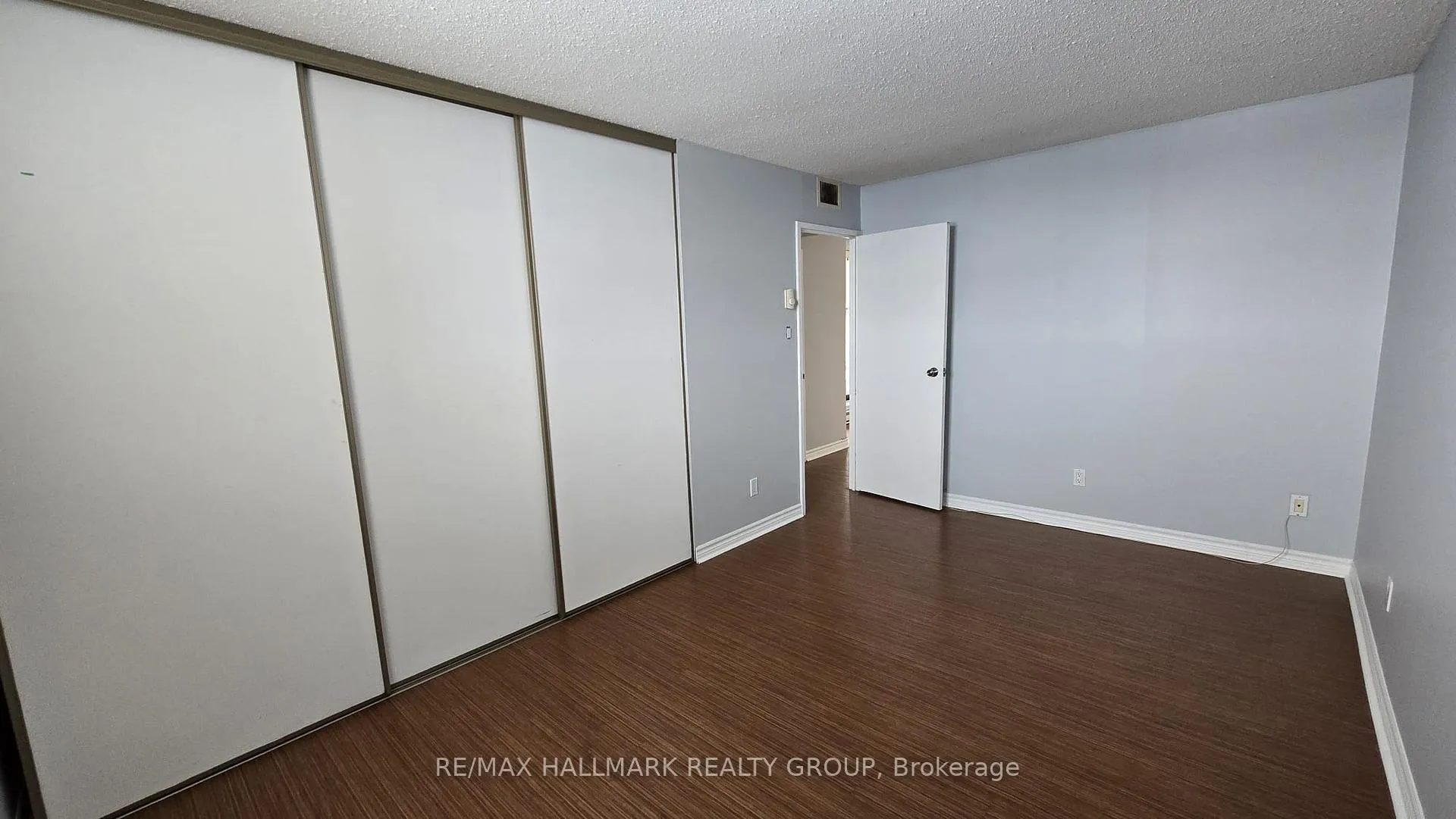 Photo 7 of Unit 1105, 1180 Ohio Street, Ottawa, Billings Bridge — HOMEH